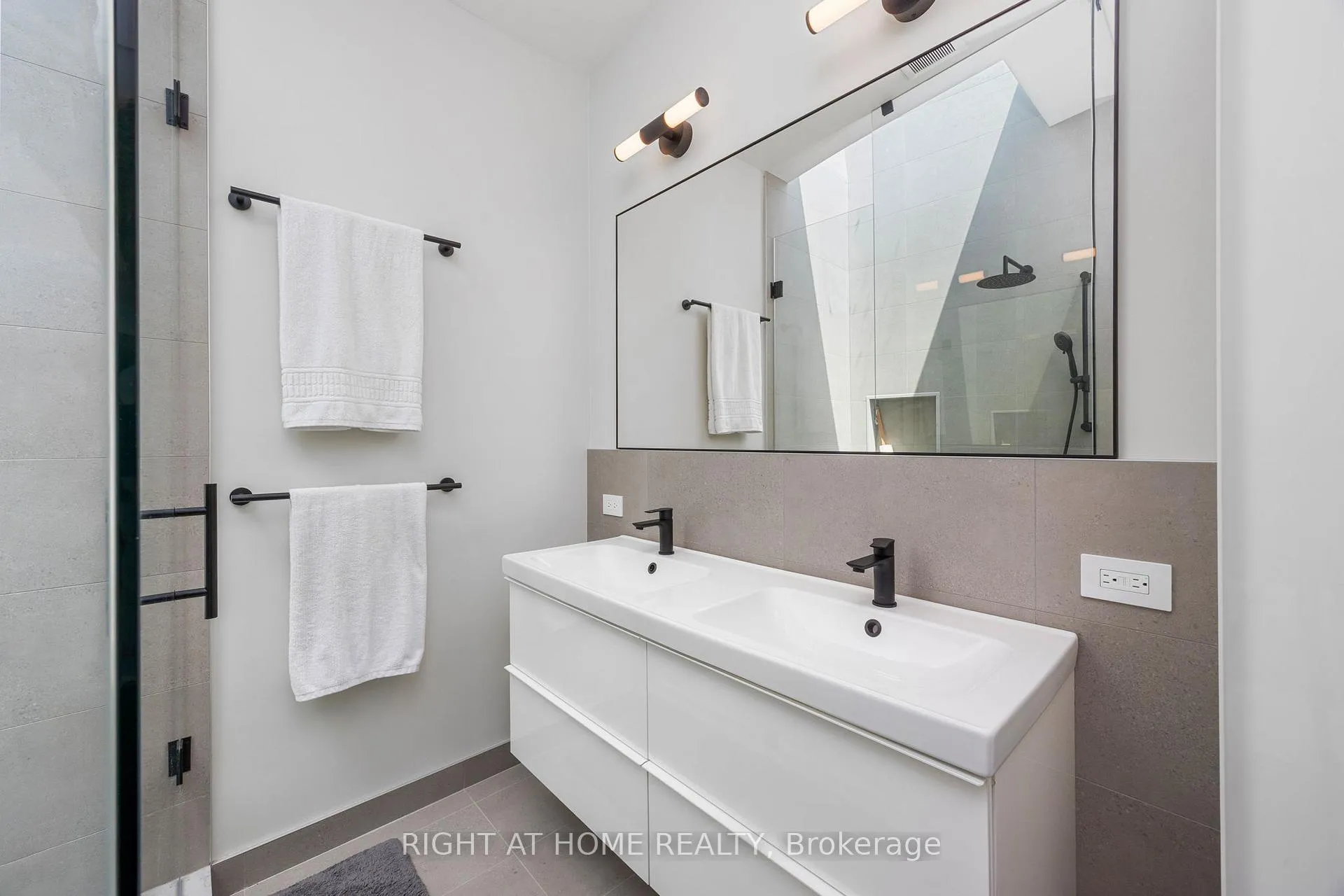 Photo 22 of 24 Aldergrove Avenue, Toronto, Woodbine Corridor — HOMEH