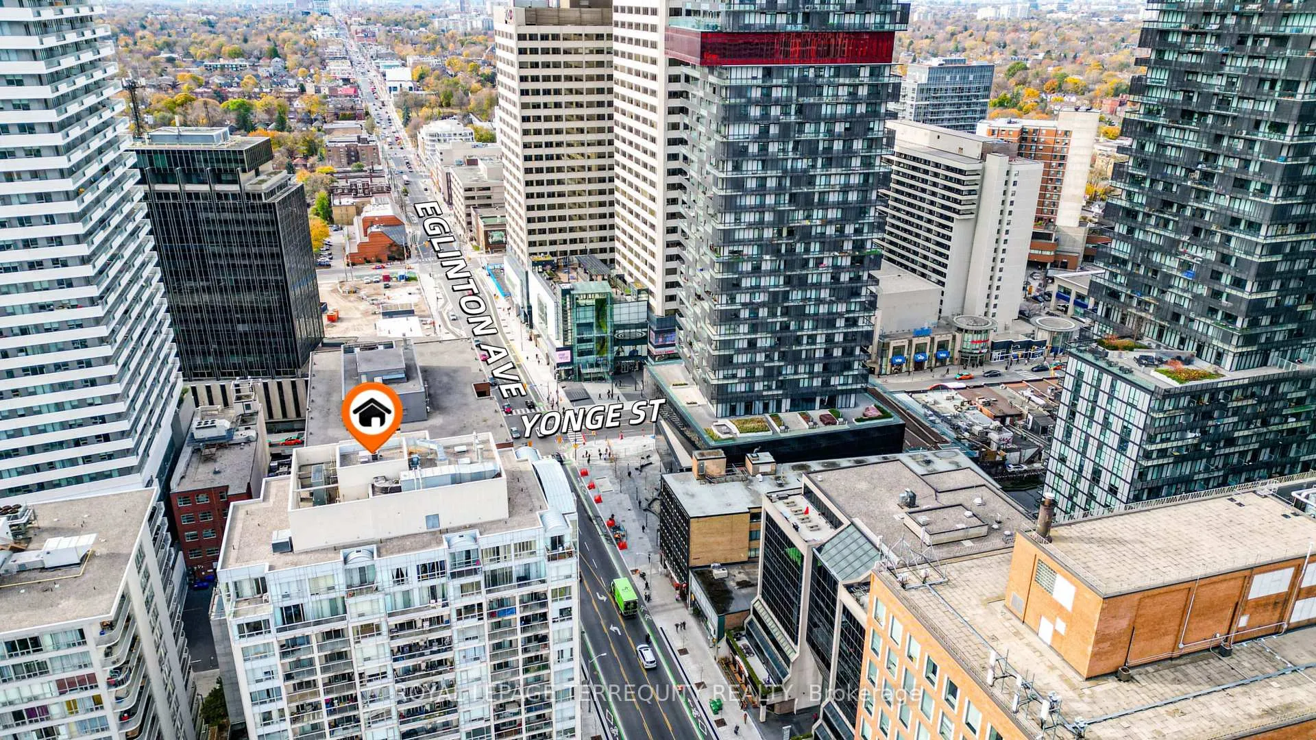 Front of Unit 1708, 43 Eglinton Avenue E