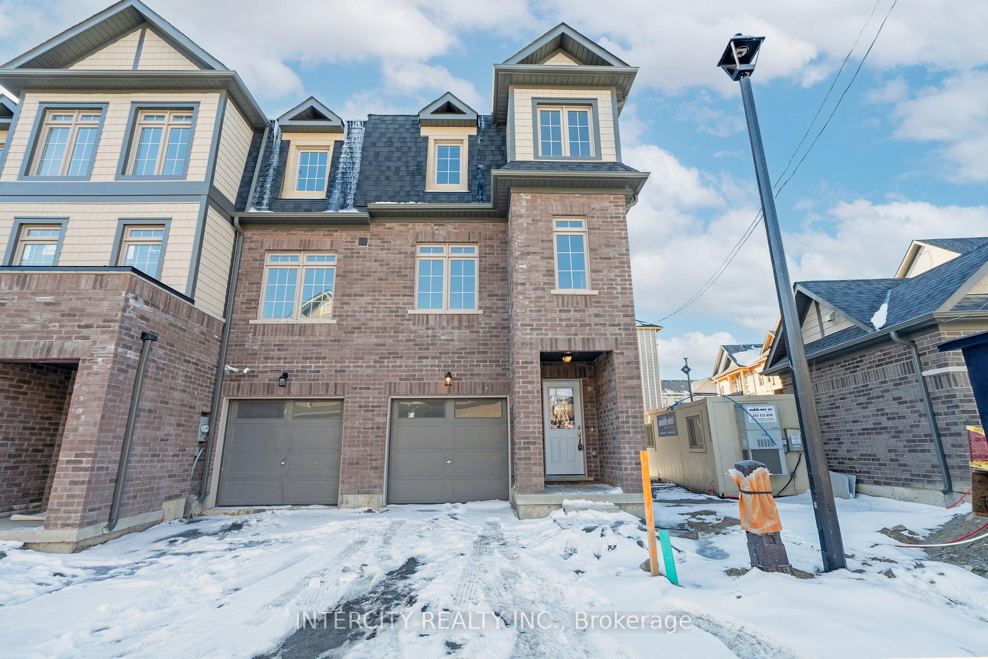 Photo 2 of 138 Senay Circle, Clarington, Courtice — HOMEH