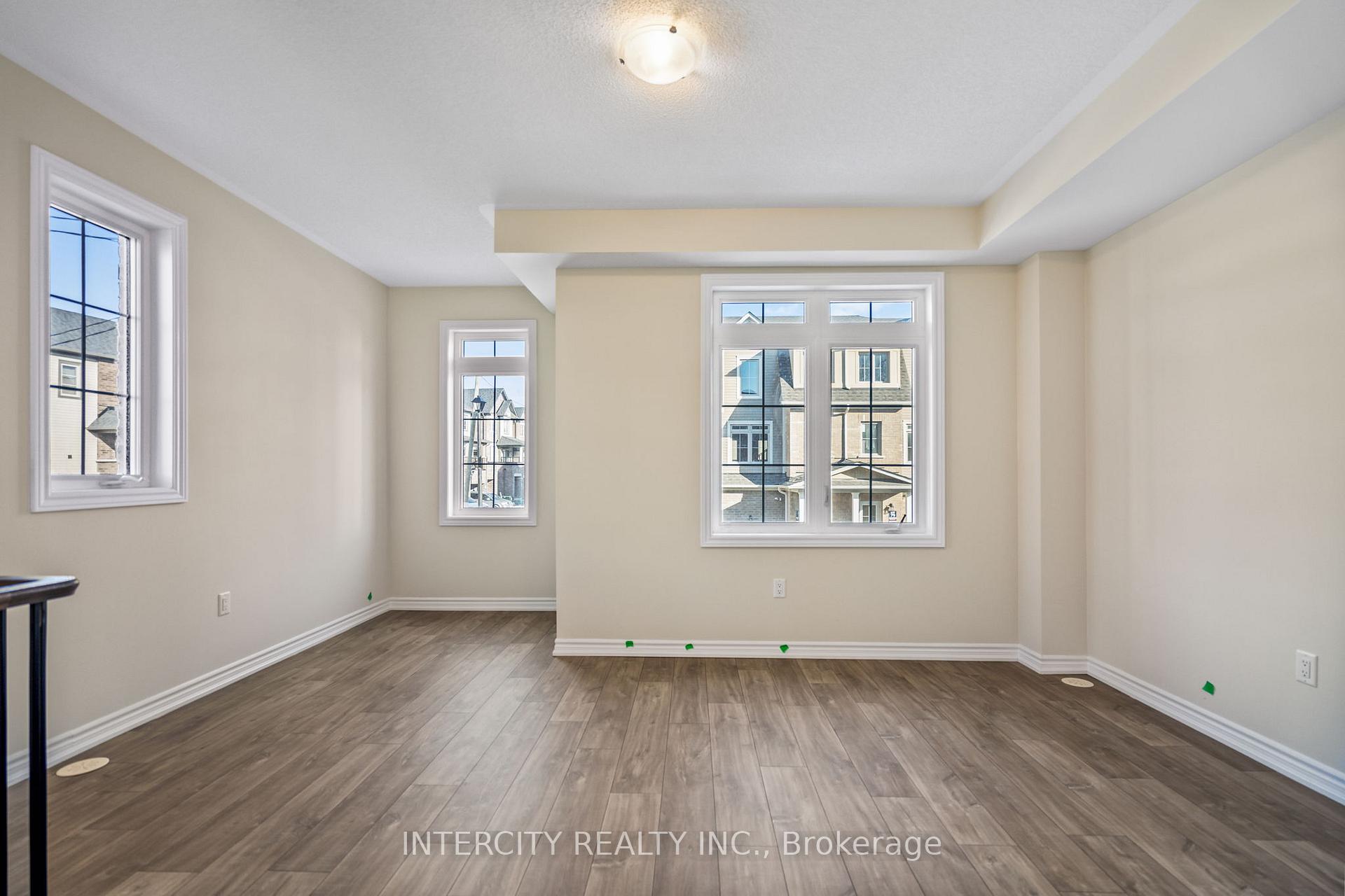Photo 11 of 138 Senay Circle, Clarington, Courtice — HOMEH