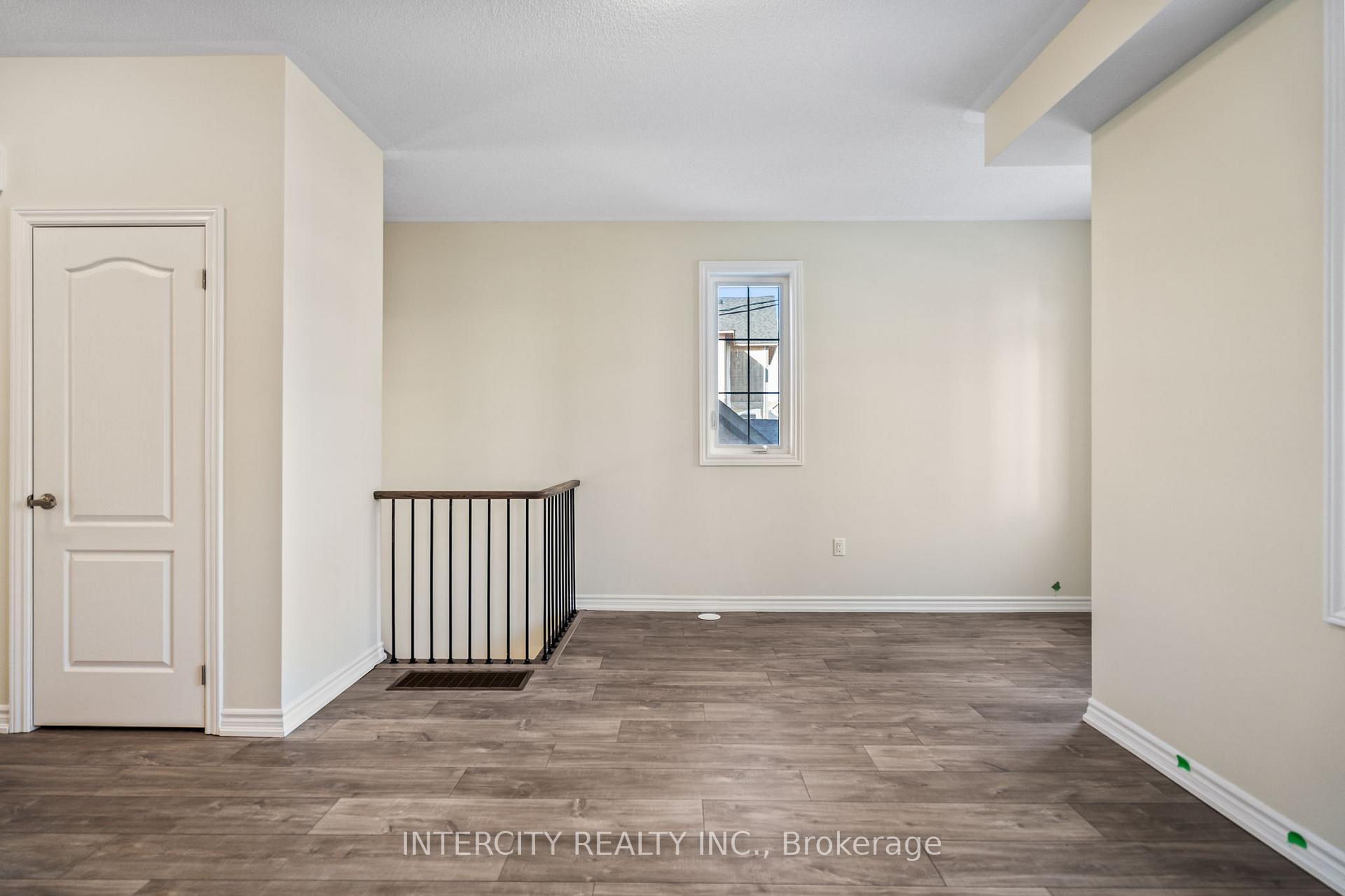 Photo 16 of 138 Senay Circle, Clarington, Courtice — HOMEH
