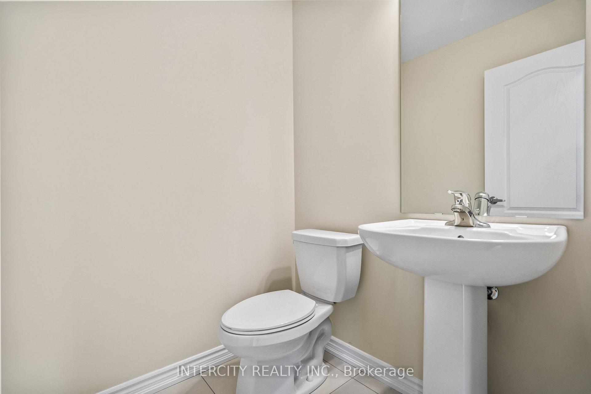 Photo 17 of 138 Senay Circle, Clarington, Courtice — HOMEH