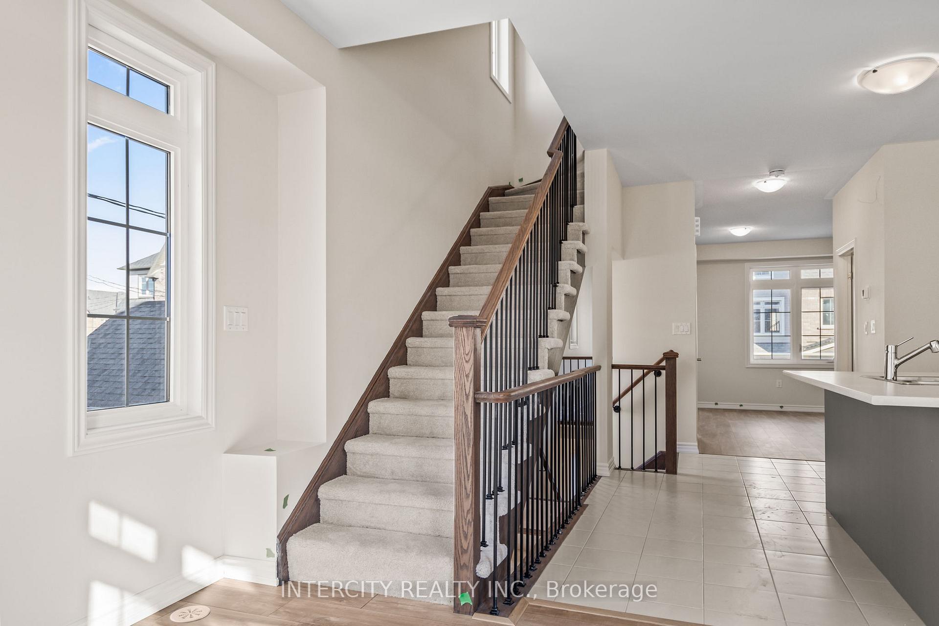 Photo 18 of 138 Senay Circle, Clarington, Courtice — HOMEH