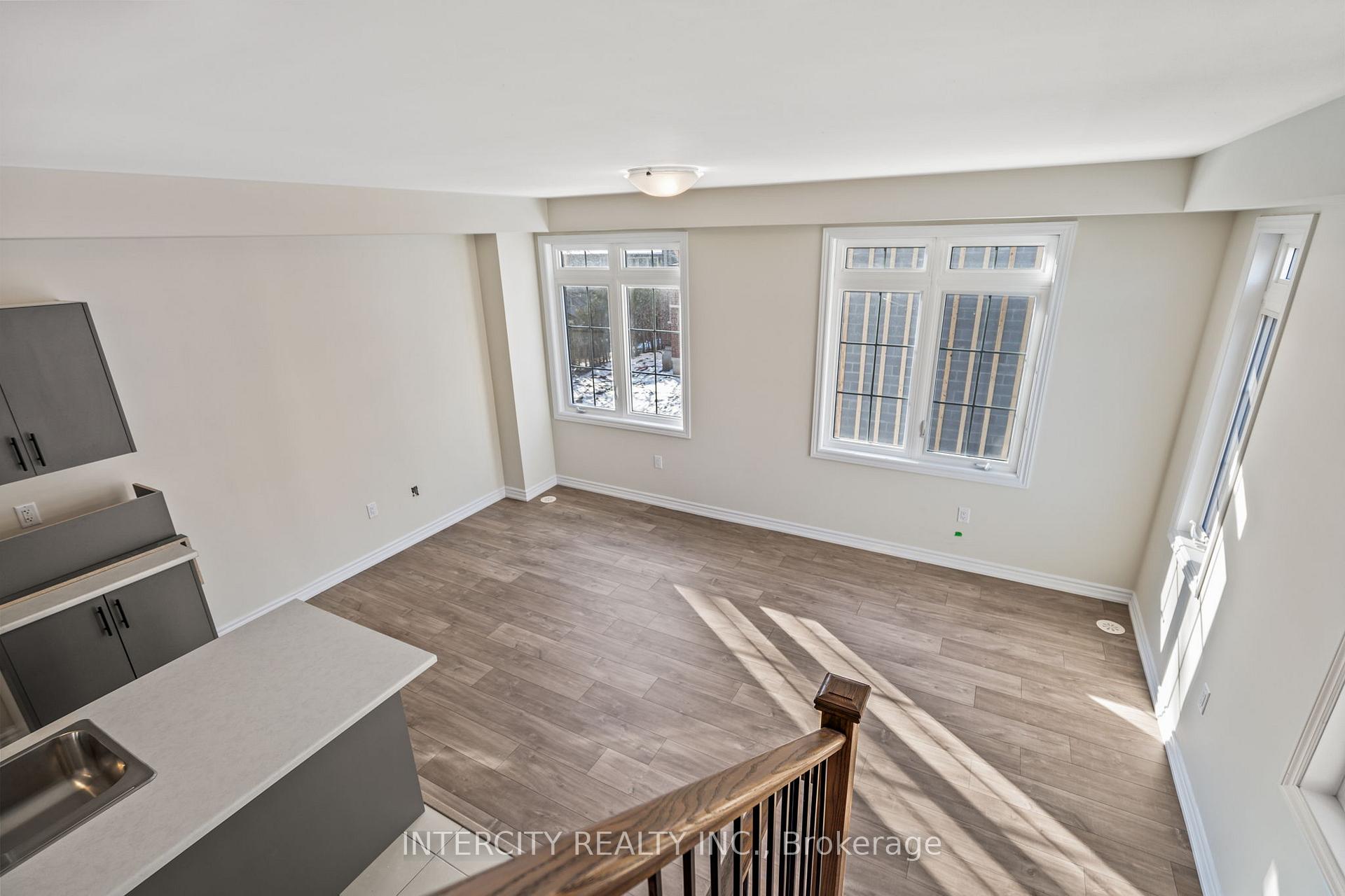 Photo 20 of 138 Senay Circle, Clarington, Courtice — HOMEH