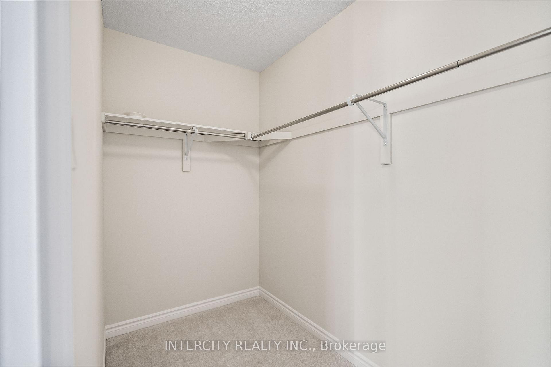 Photo 24 of 138 Senay Circle, Clarington, Courtice — HOMEH