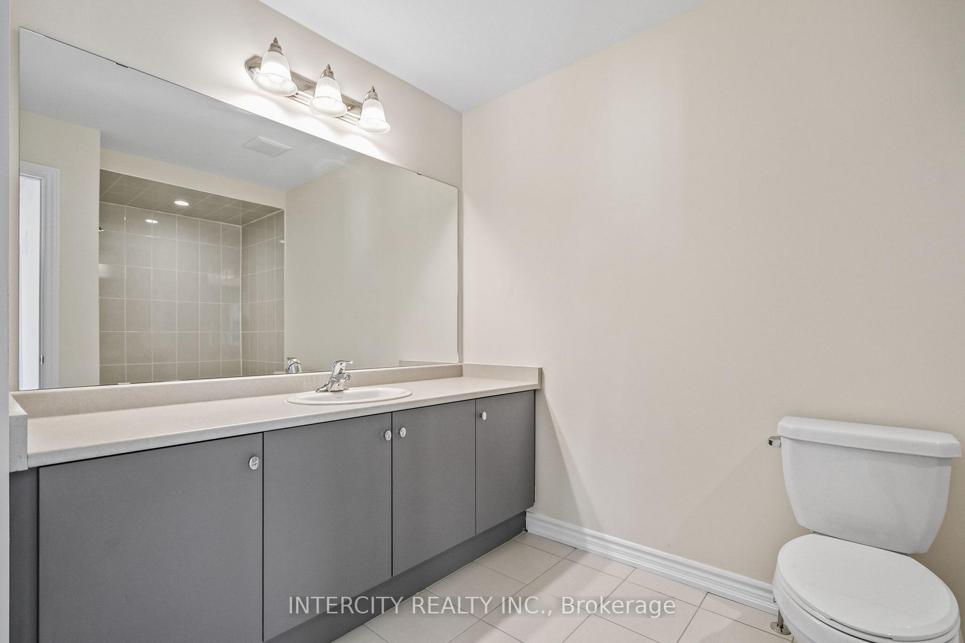Photo 25 of 138 Senay Circle, Clarington, Courtice — HOMEH