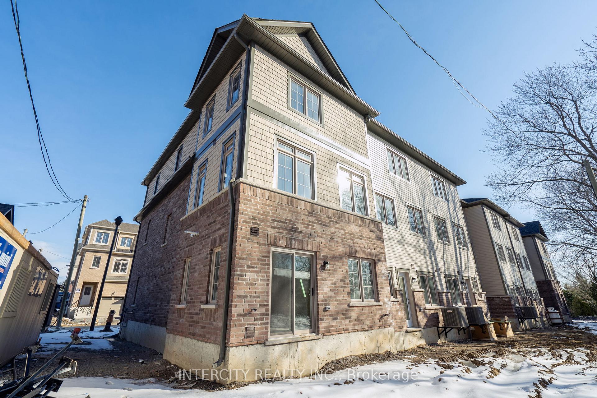 Photo 39 of 138 Senay Circle, Clarington, Courtice — HOMEH