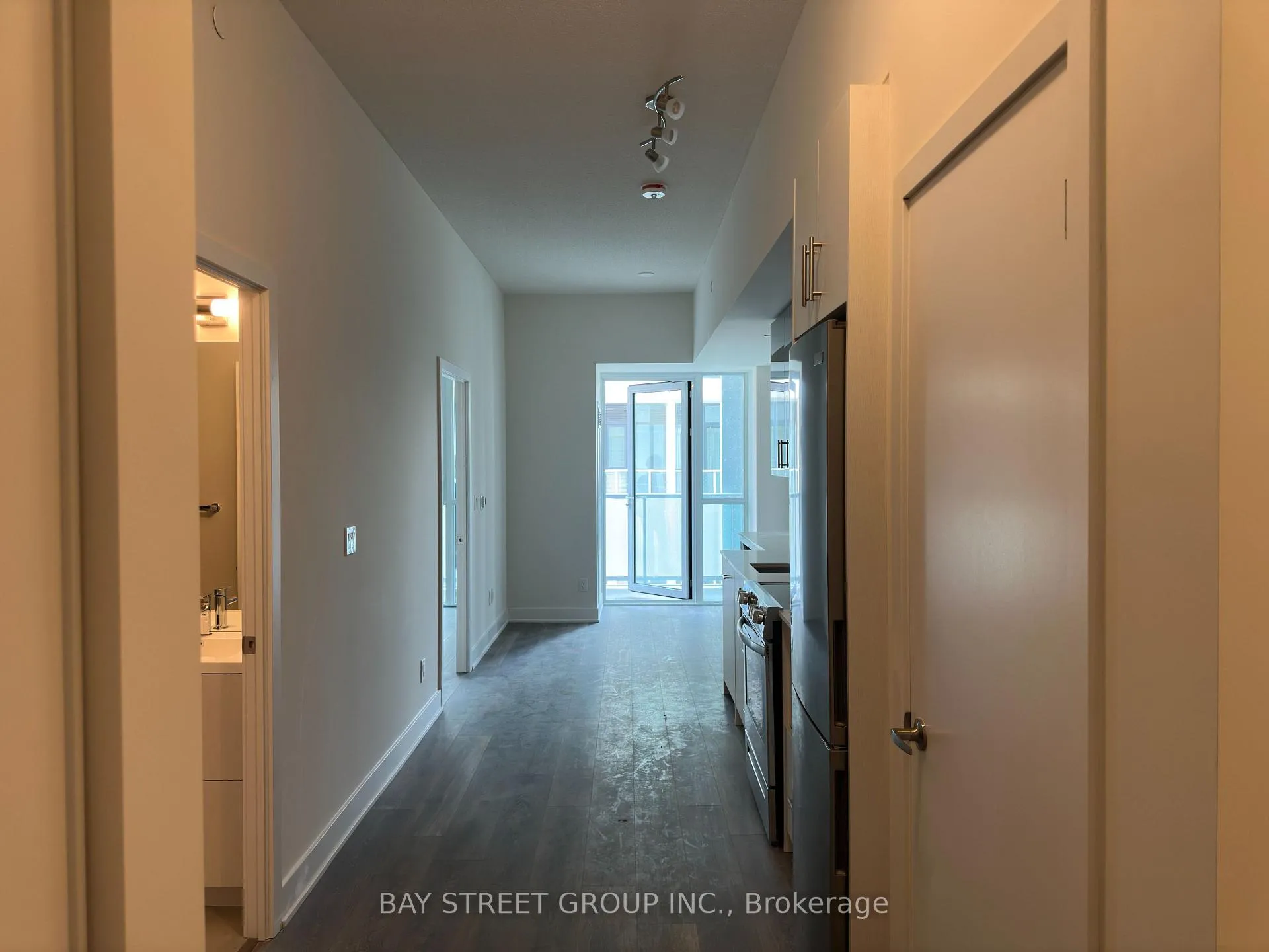 Photo 6 of Unit 501, 188 Fairview Mall Drive, North York, Don Valley Village — HOMEH