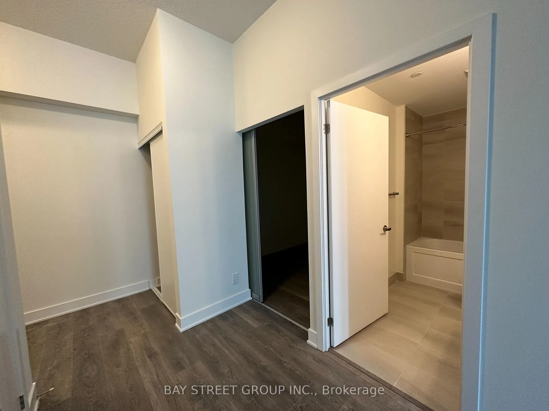 Photo 7 of Unit 501, 188 Fairview Mall Drive, North York, Don Valley Village — HOMEH