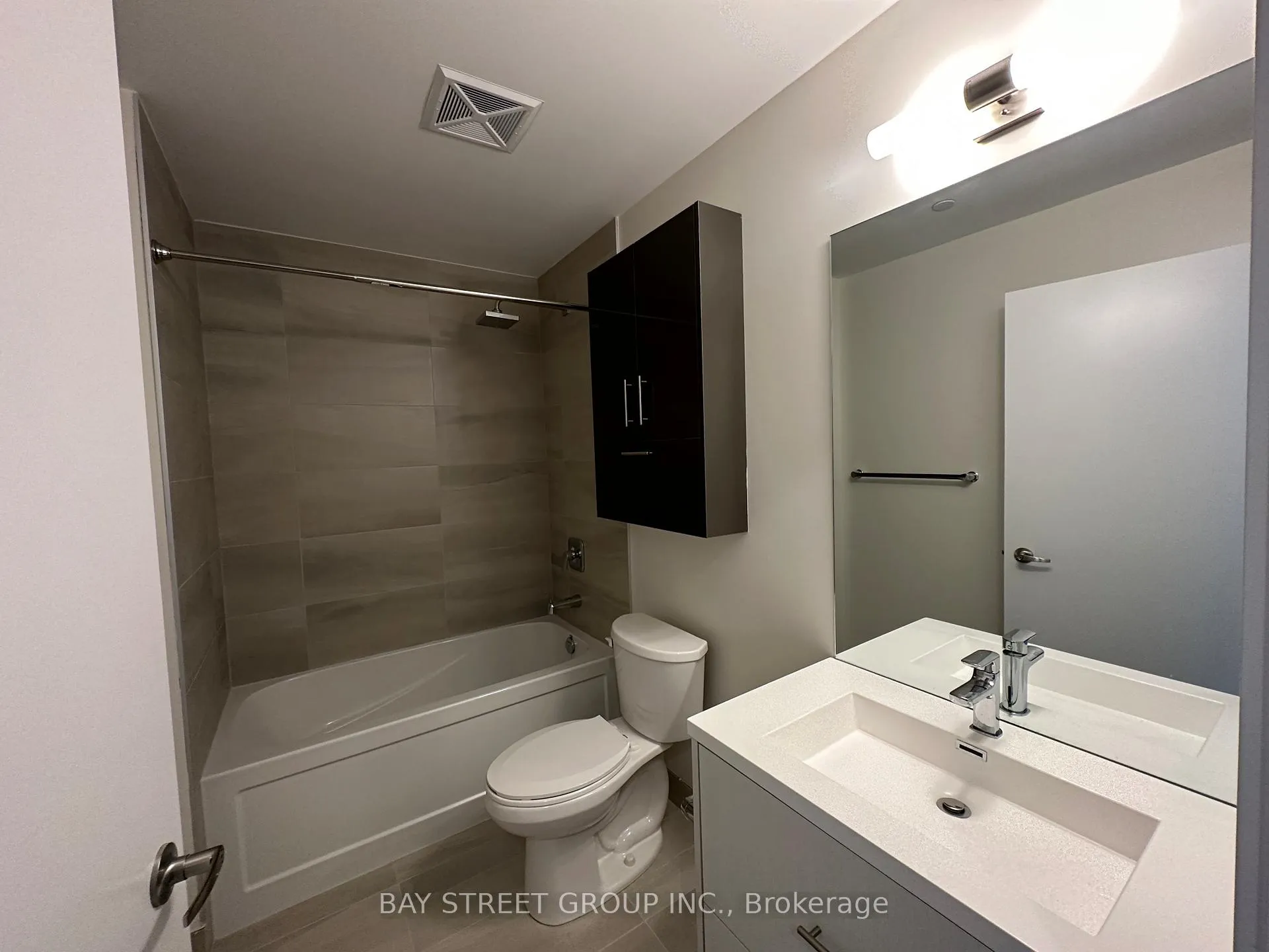 Photo 9 of Unit 501, 188 Fairview Mall Drive, North York, Don Valley Village — HOMEH