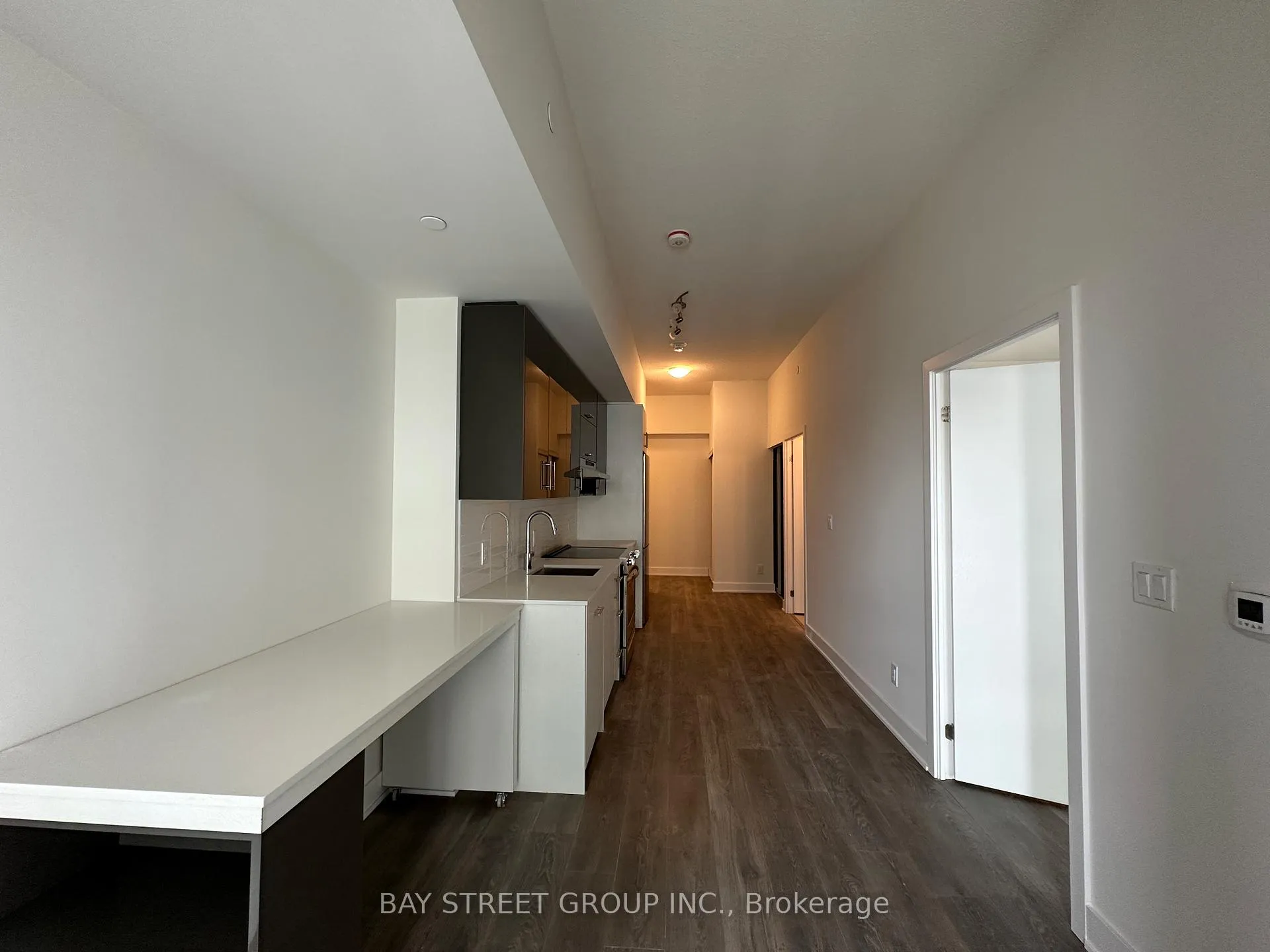 Photo 10 of Unit 501, 188 Fairview Mall Drive, North York, Don Valley Village — HOMEH