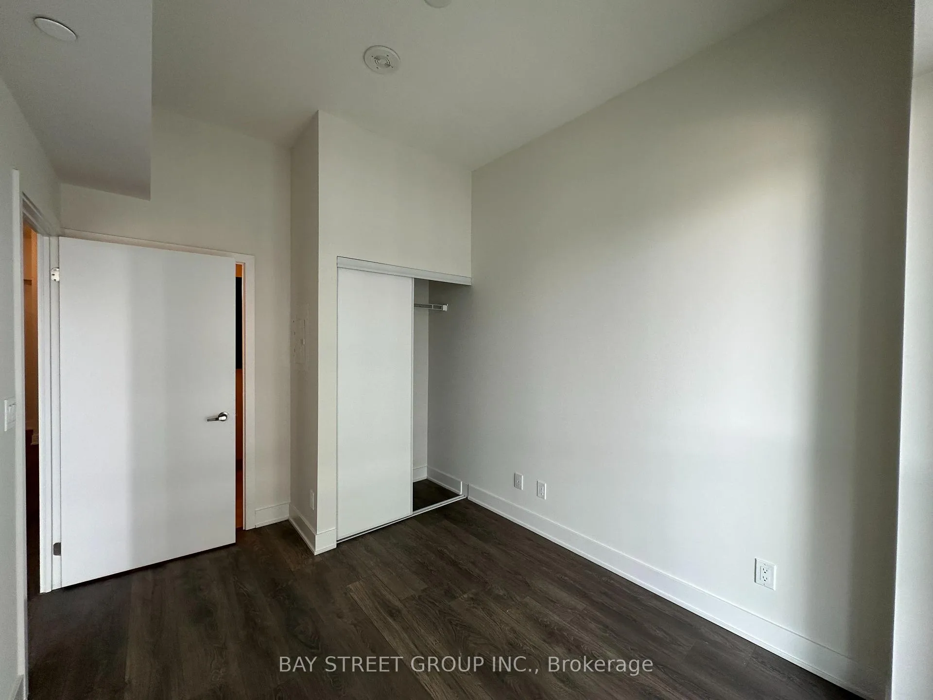 Photo 13 of Unit 501, 188 Fairview Mall Drive, North York, Don Valley Village — HOMEH