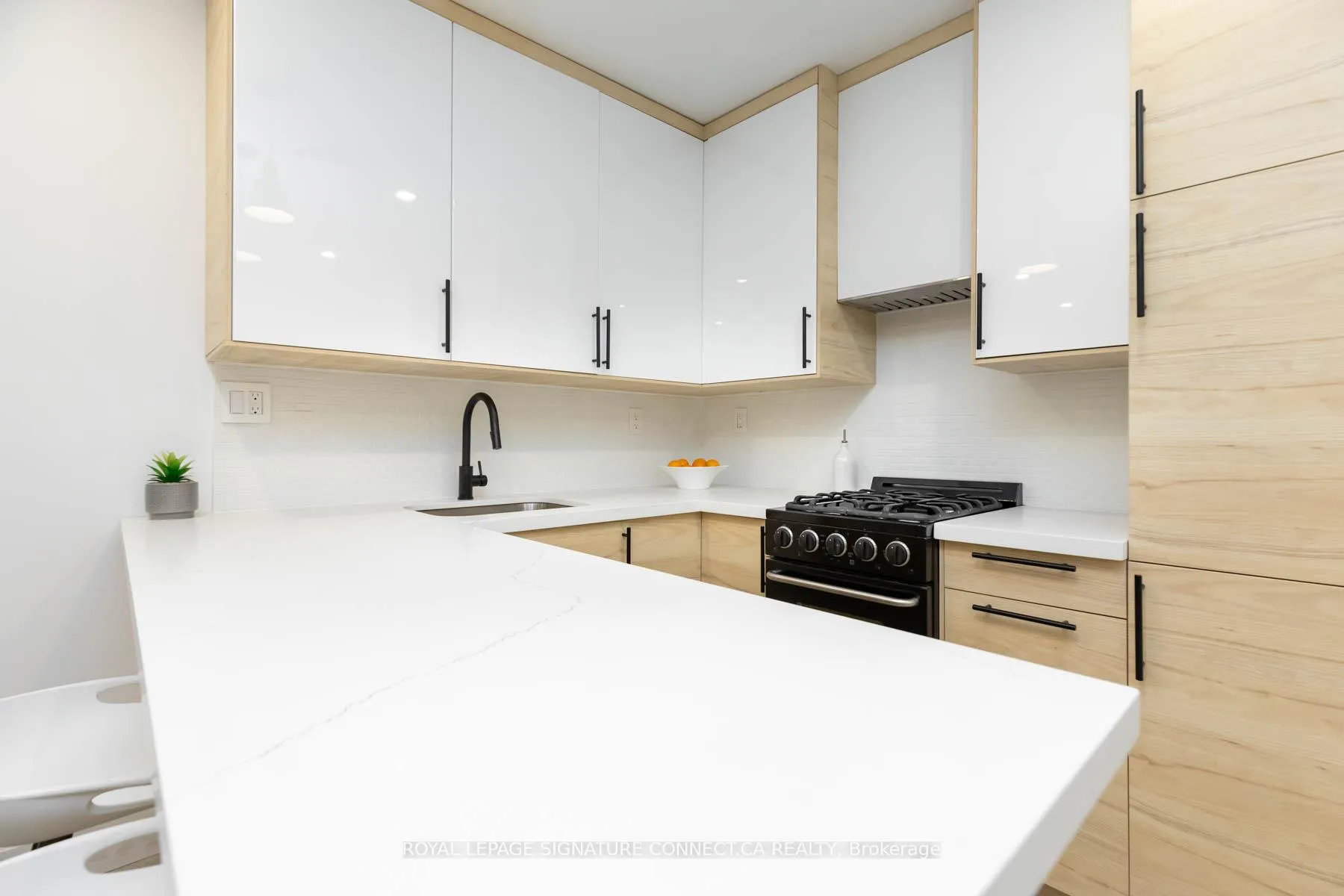 Photo 11 of Unit Lower, 55 Dearbourne Avenue, Toronto, North Riverdale — HOMEH