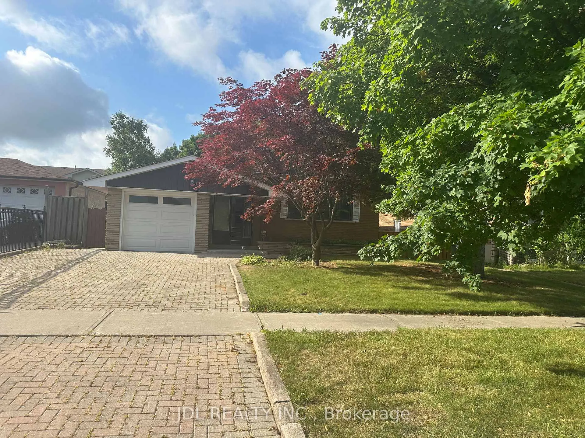 Front of Unit Main, 29 Summerglade Drive