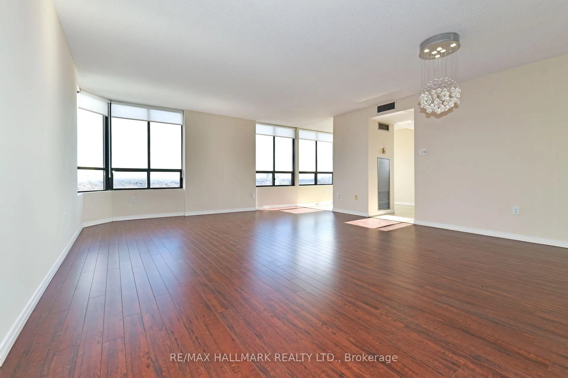 Photo 2 of Unit 1104, 7601 Bathurst Street, Vaughan, Crestwood-Springfarm-Yorkhill — HOMEH