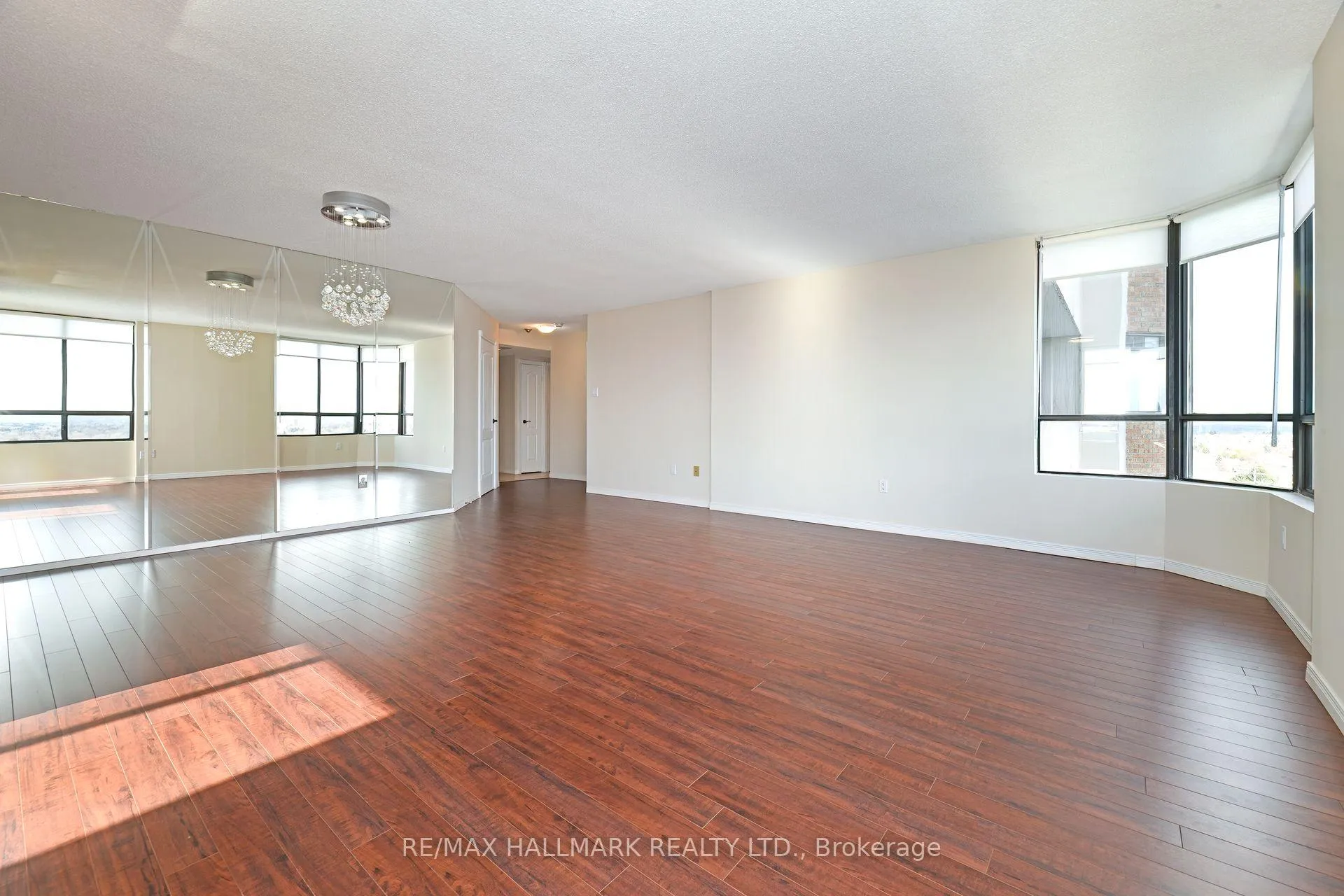 Photo 5 of Unit 1104, 7601 Bathurst Street, Vaughan, Crestwood-Springfarm-Yorkhill — HOMEH