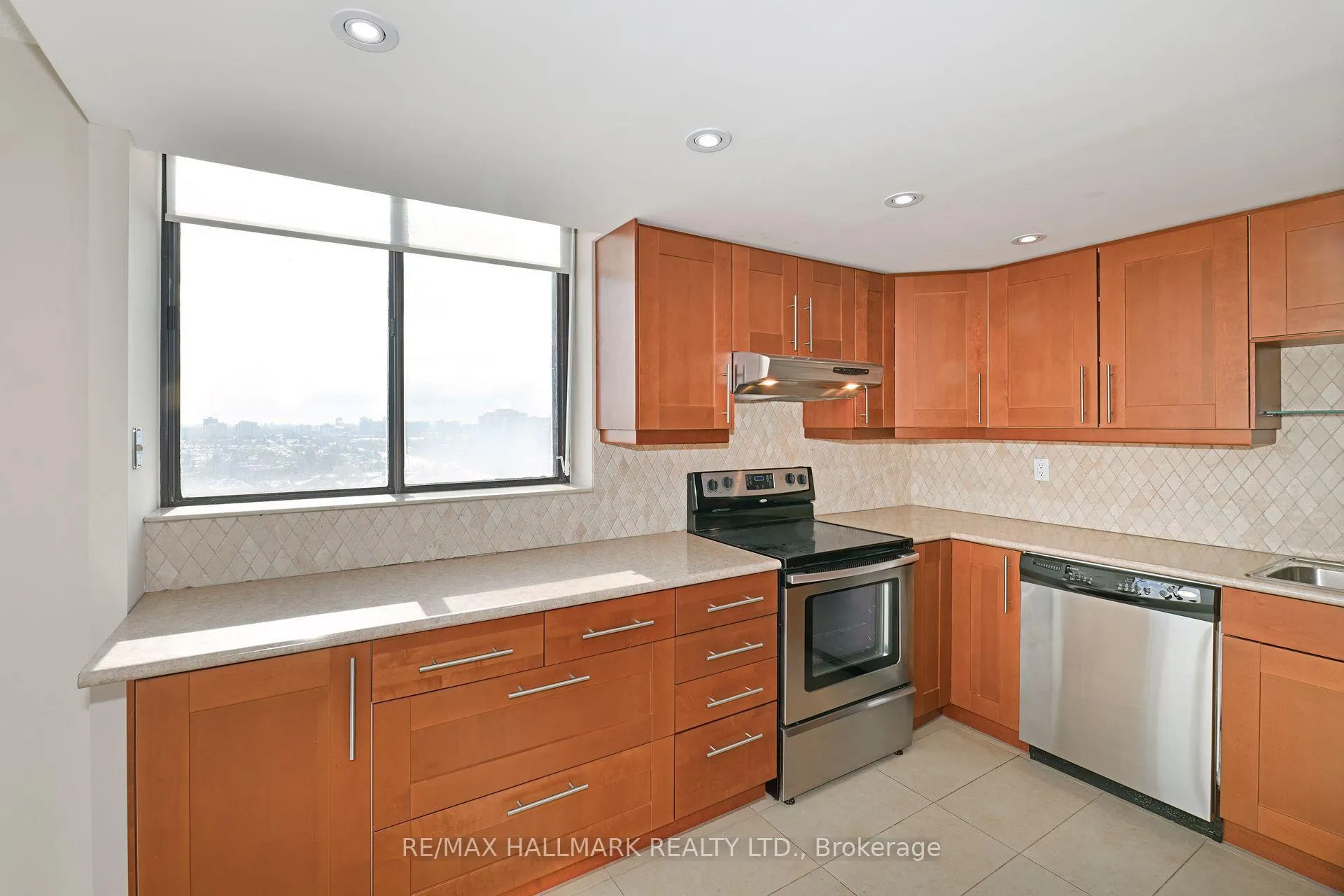 Photo 6 of Unit 1104, 7601 Bathurst Street, Vaughan, Crestwood-Springfarm-Yorkhill — HOMEH