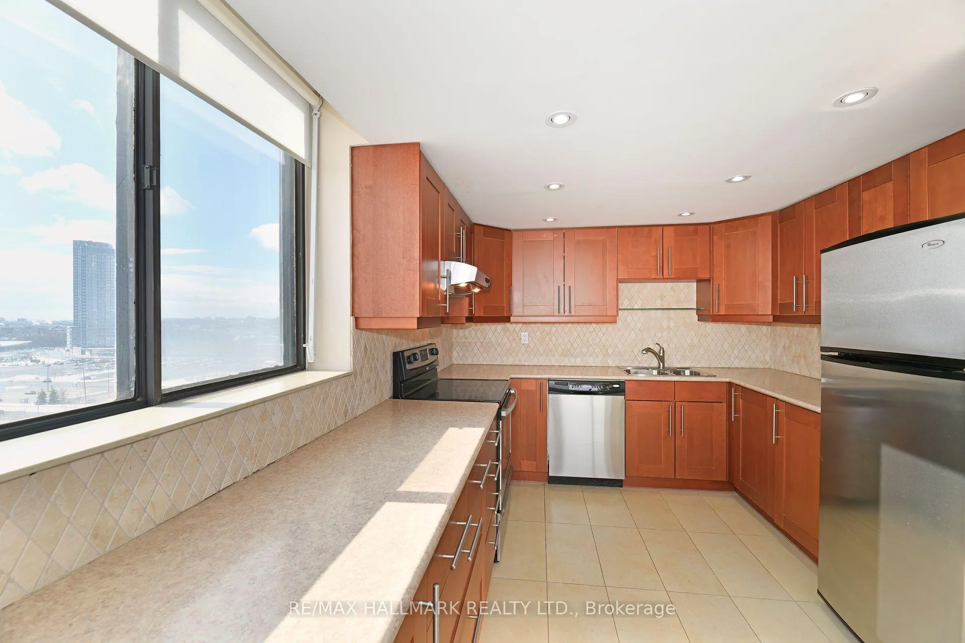 Photo 7 of Unit 1104, 7601 Bathurst Street, Vaughan, Crestwood-Springfarm-Yorkhill — HOMEH