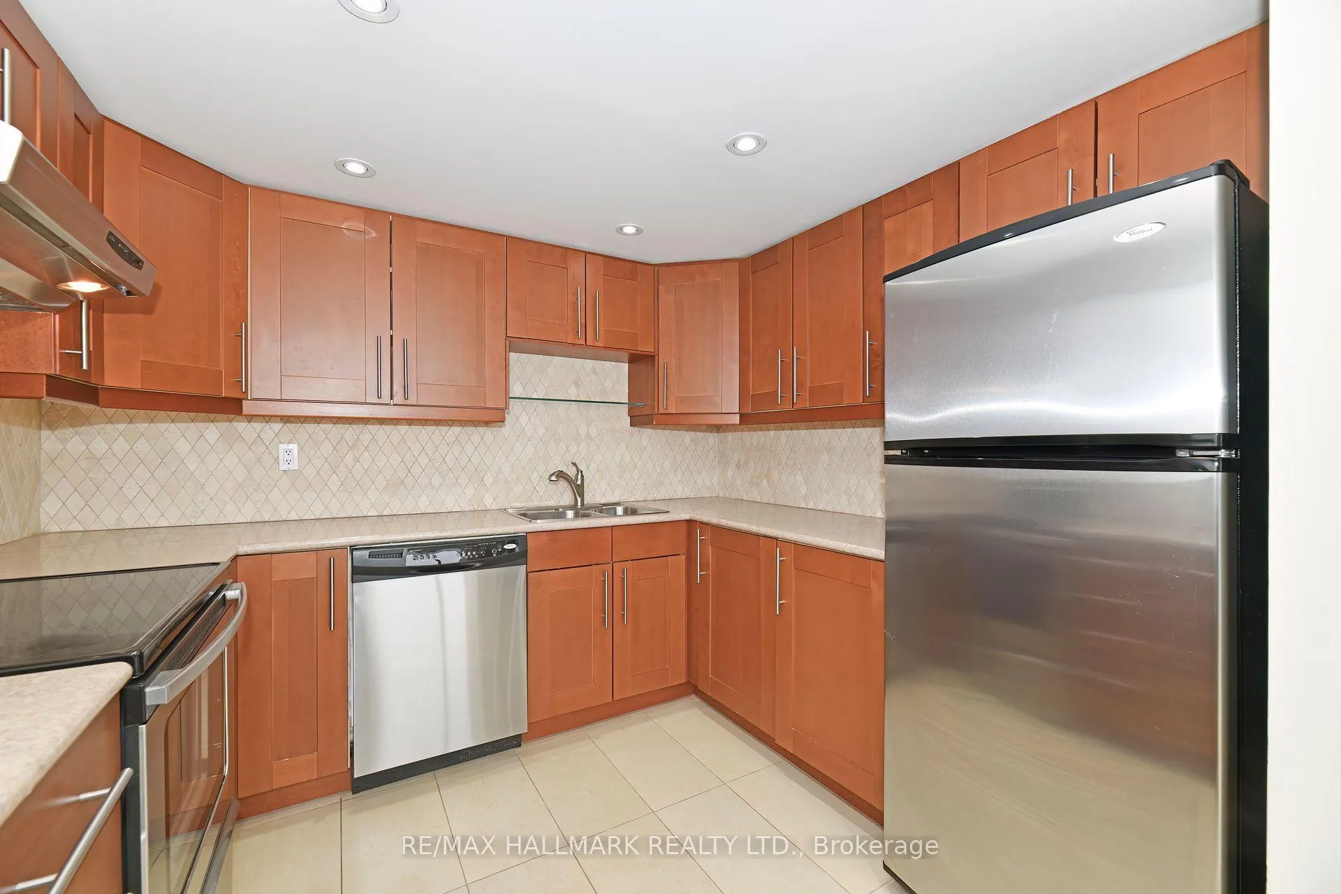 Photo 8 of Unit 1104, 7601 Bathurst Street, Vaughan, Crestwood-Springfarm-Yorkhill — HOMEH