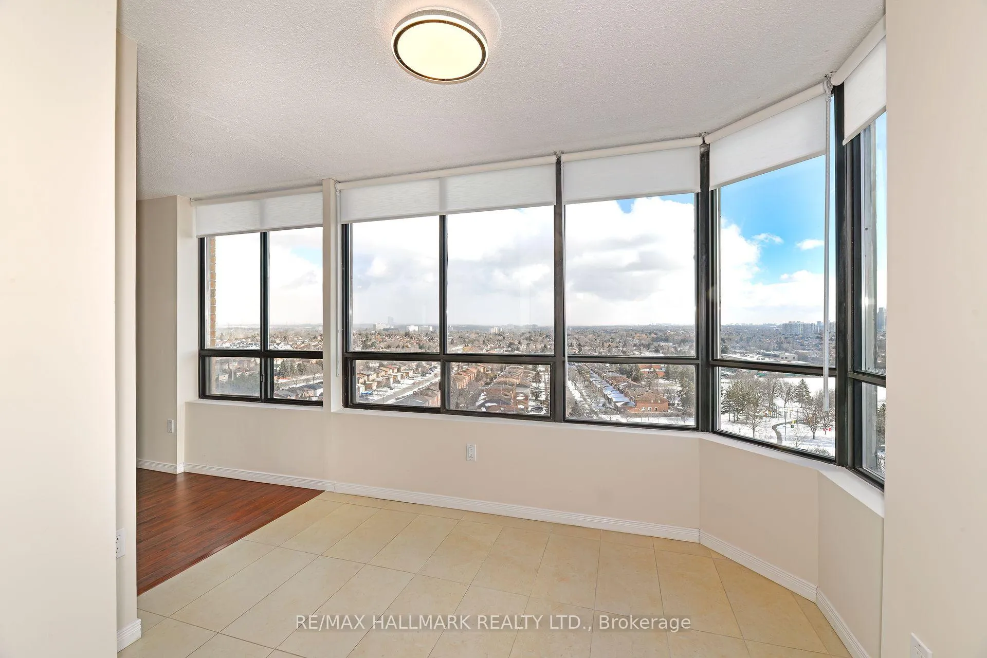 Photo 10 of Unit 1104, 7601 Bathurst Street, Vaughan, Crestwood-Springfarm-Yorkhill — HOMEH