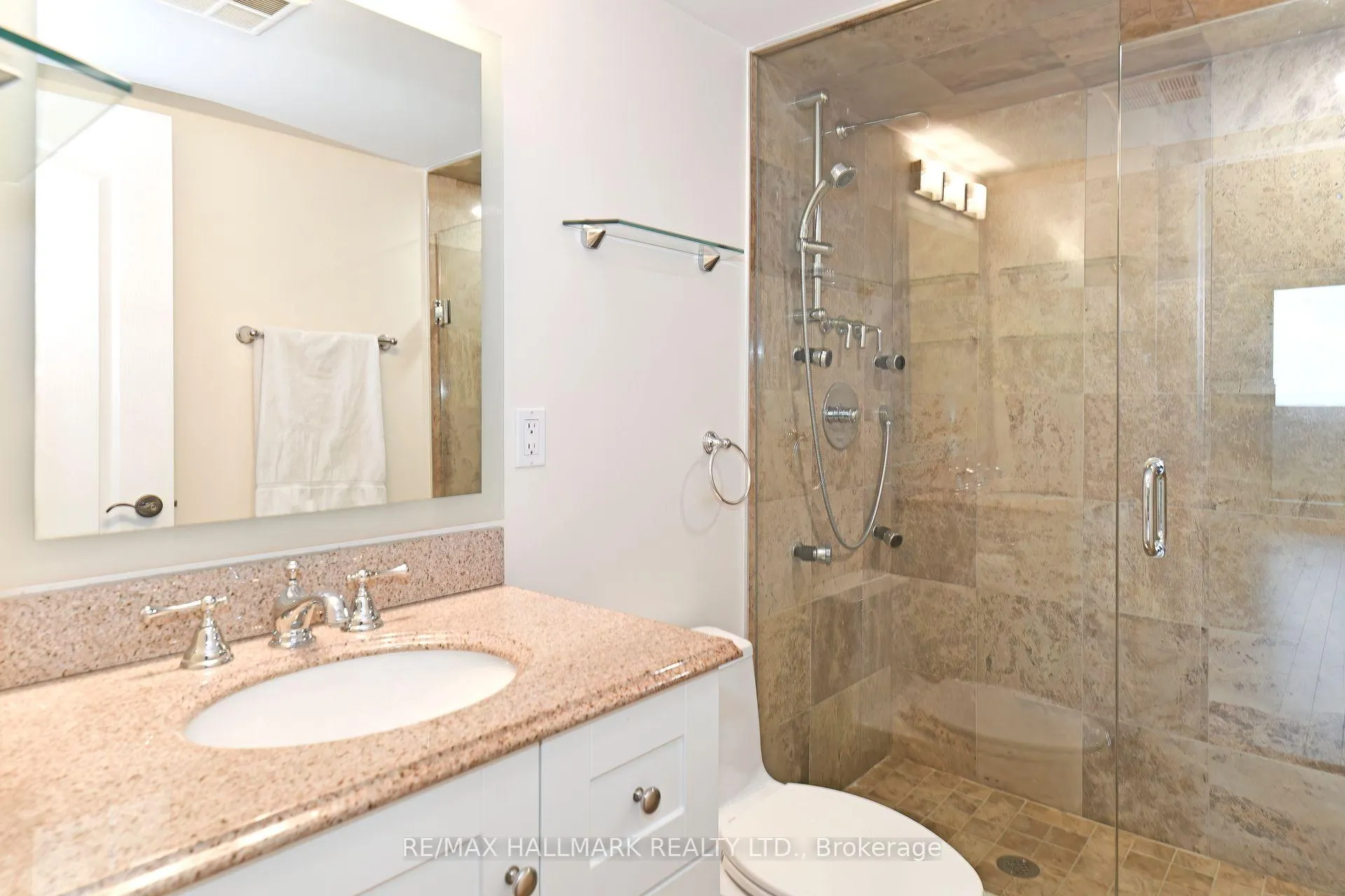 Photo 16 of Unit 1104, 7601 Bathurst Street, Vaughan, Crestwood-Springfarm-Yorkhill — HOMEH
