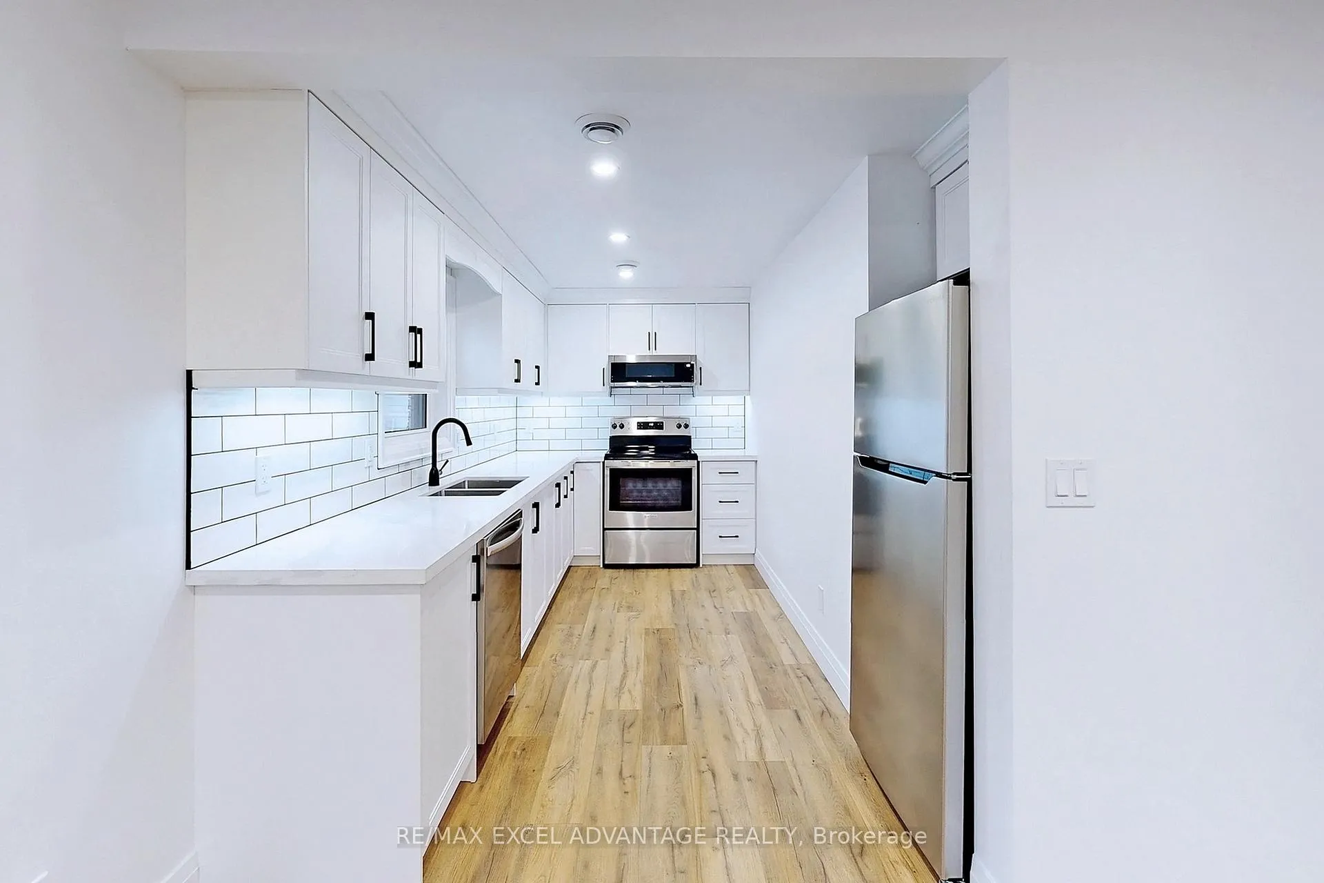 Photo 8 of Unit Main, 45 Central Park Boulevard N, Oshawa, O'Neill — HOMEH