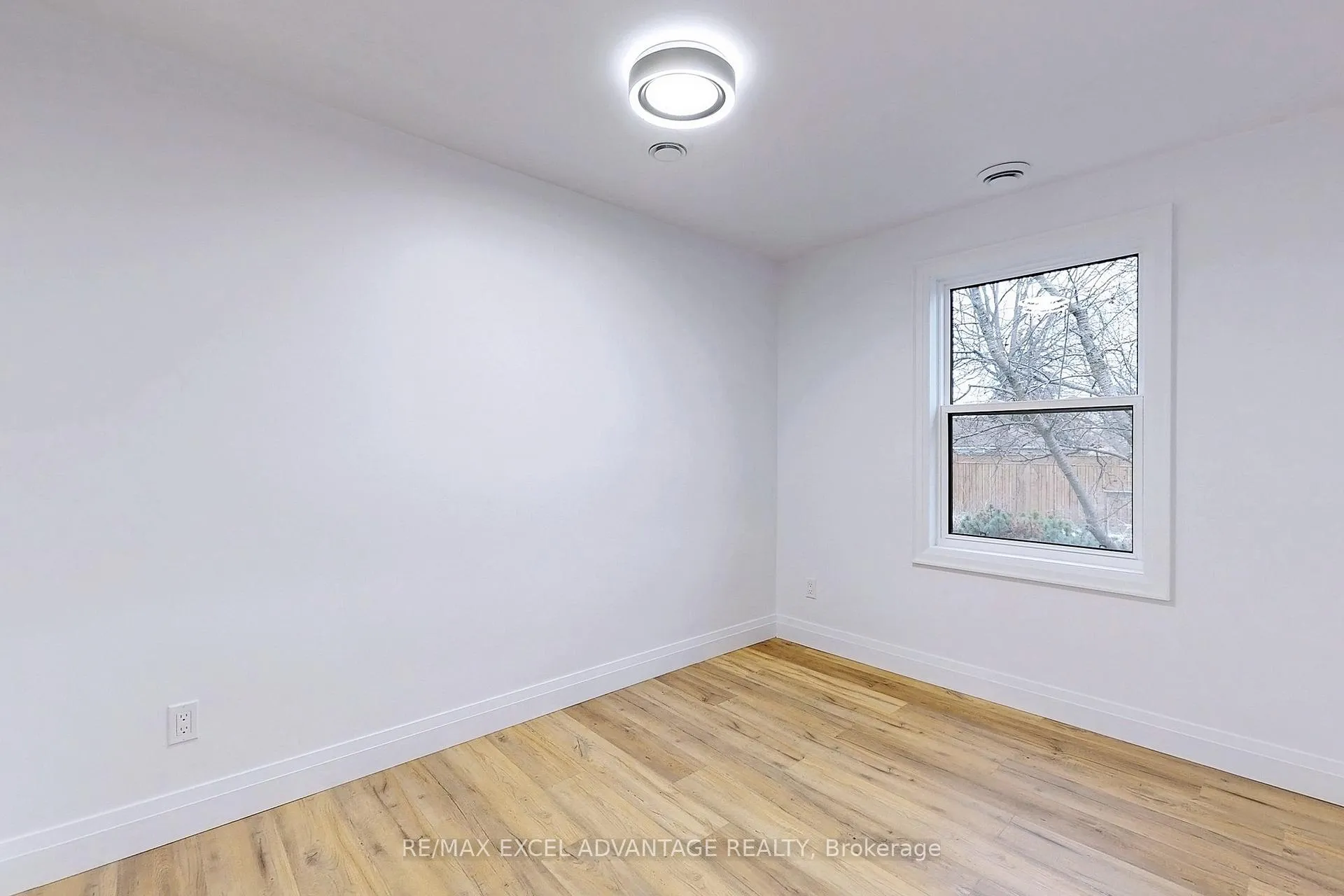Photo 15 of Unit Main, 45 Central Park Boulevard N, Oshawa, O'Neill — HOMEH