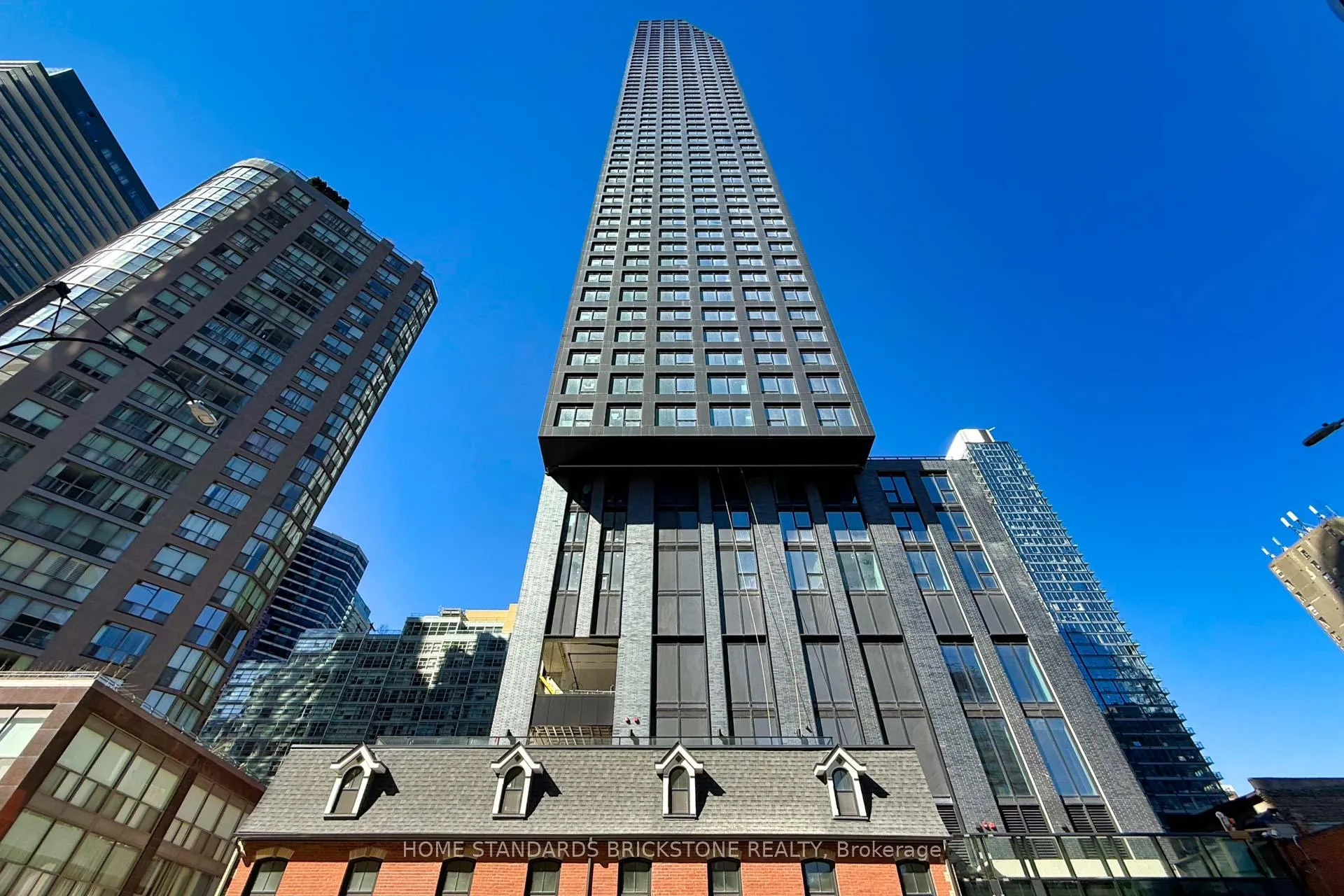Front of Unit 1205, 8 Wellesley Street W
