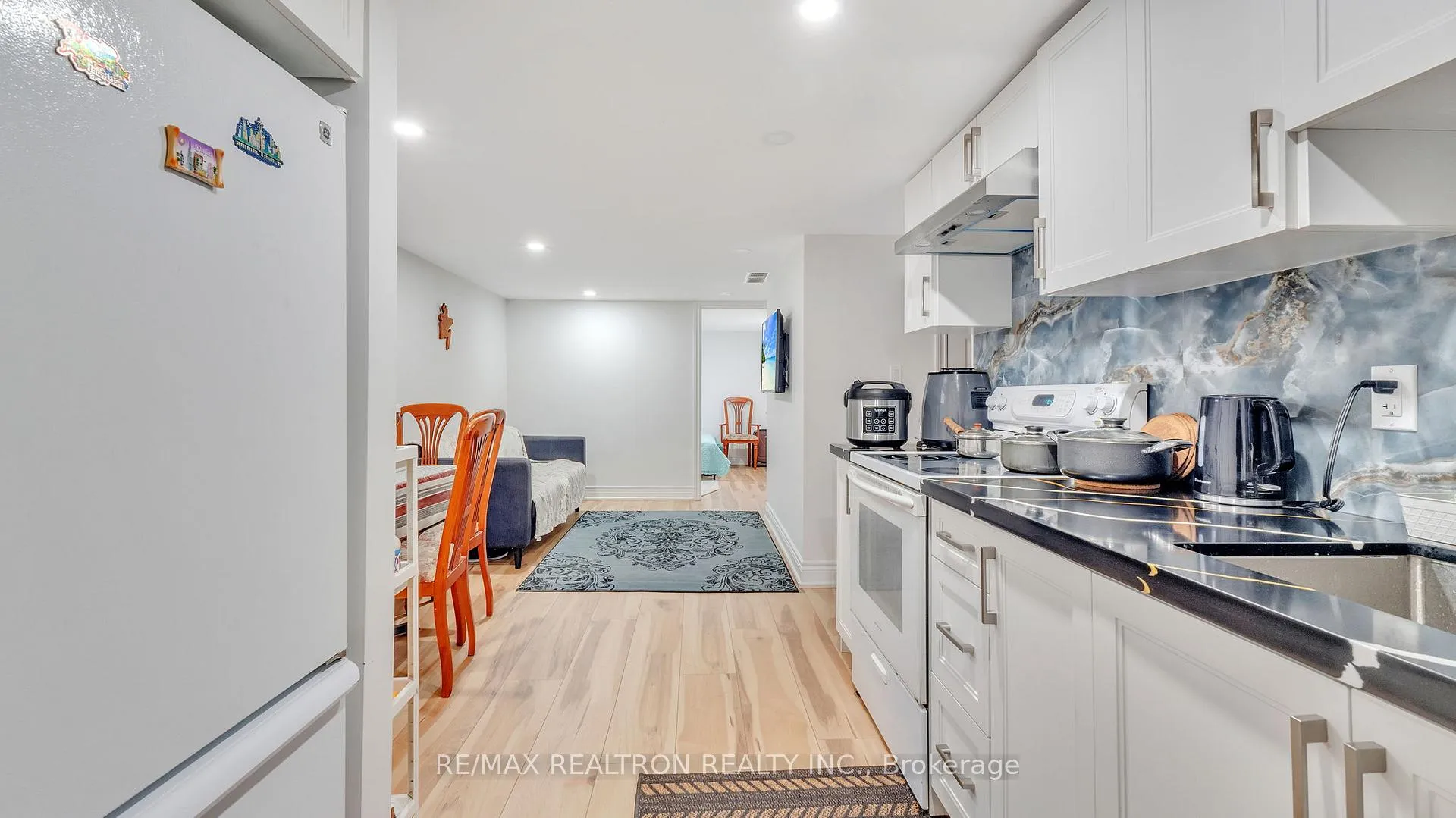 Photo 6 of 16 Glynn Road, Ajax, Central — HOMEH