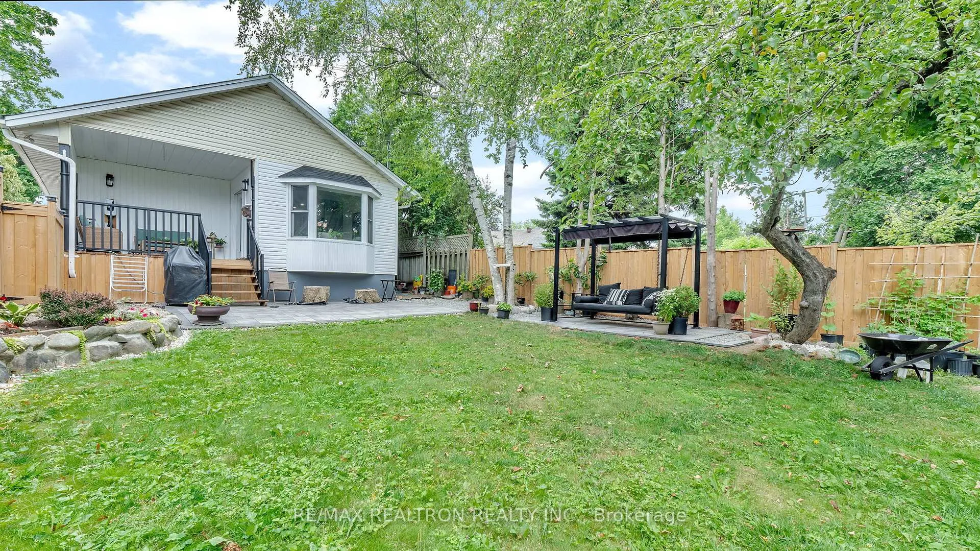 Photo 20 of 16 Glynn Road, Ajax, Central — HOMEH