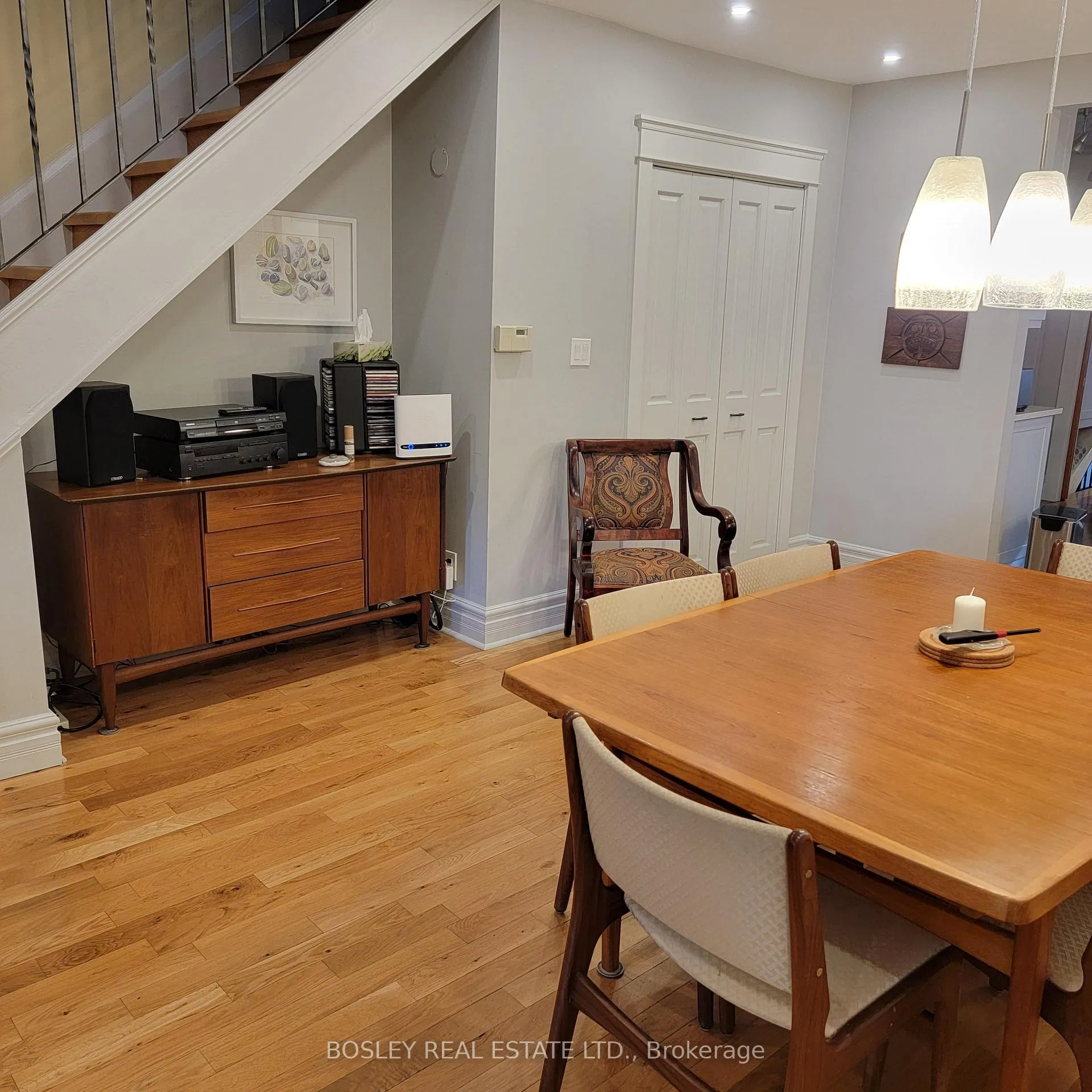 Photo 8 of Unit Main / 2nd, 77 Linnsmore Crescent, Toronto, Danforth — HOMEH