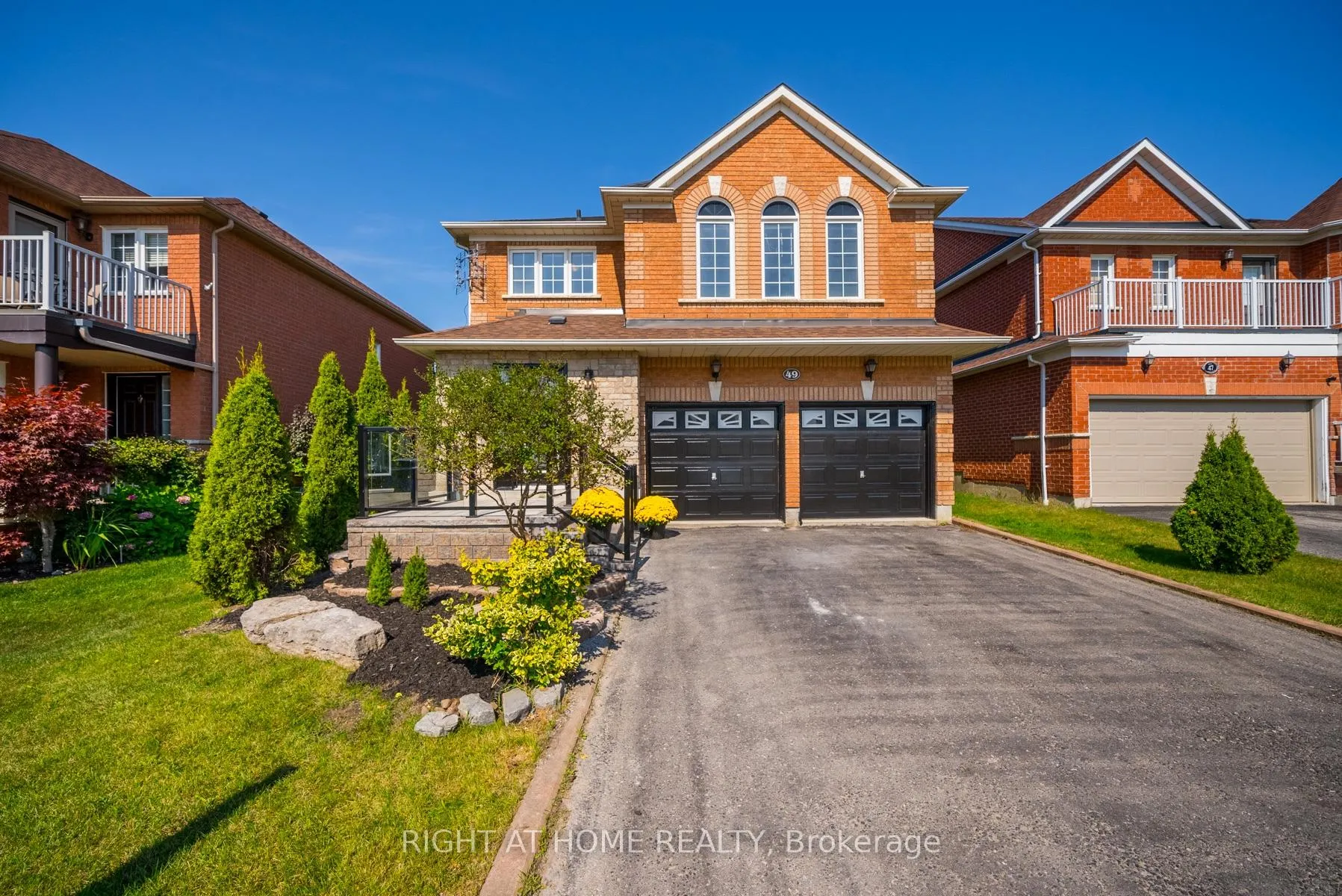 Front of 49 ball Crescent