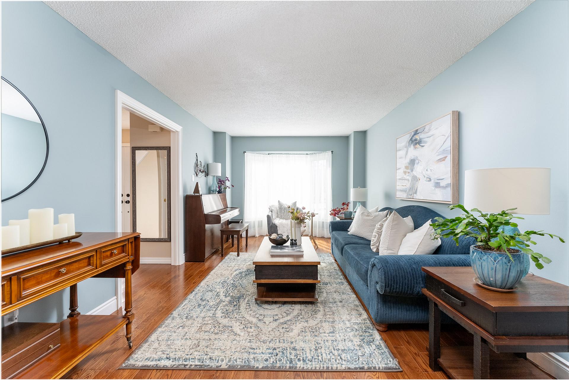 Photo 8 of 4 Flazington Court, Ajax, South East — HOMEH