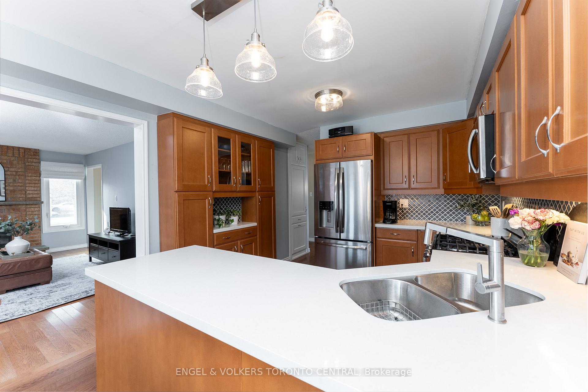 Photo 12 of 4 Flazington Court, Ajax, South East — HOMEH