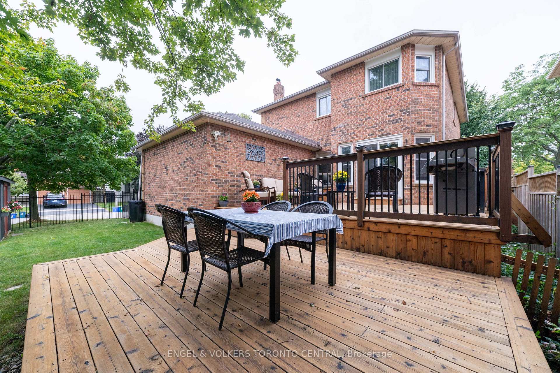 Photo 36 of 4 Flazington Court, Ajax, South East — HOMEH