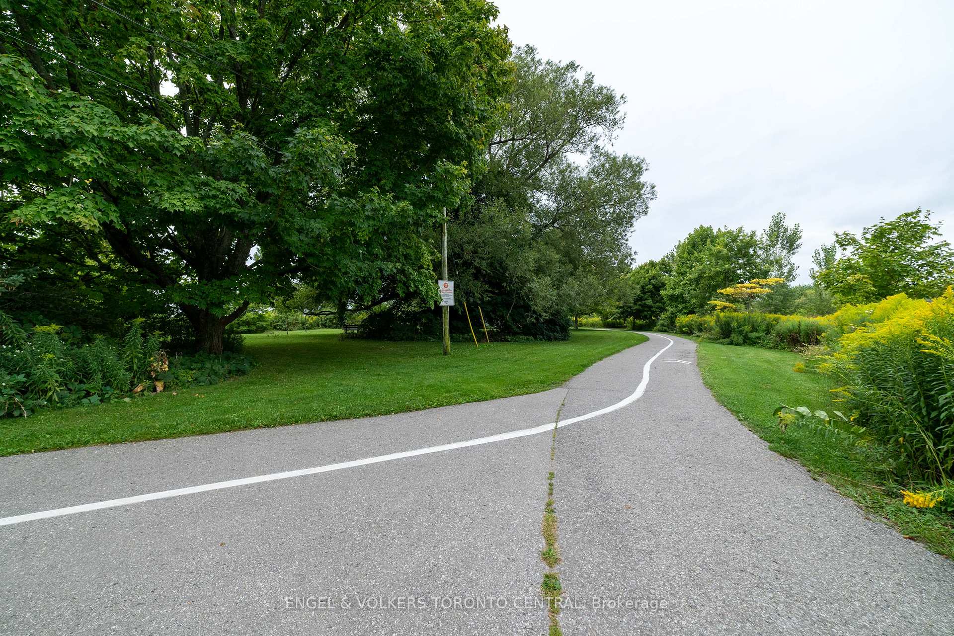 Photo 40 of 4 Flazington Court, Ajax, South East — HOMEH