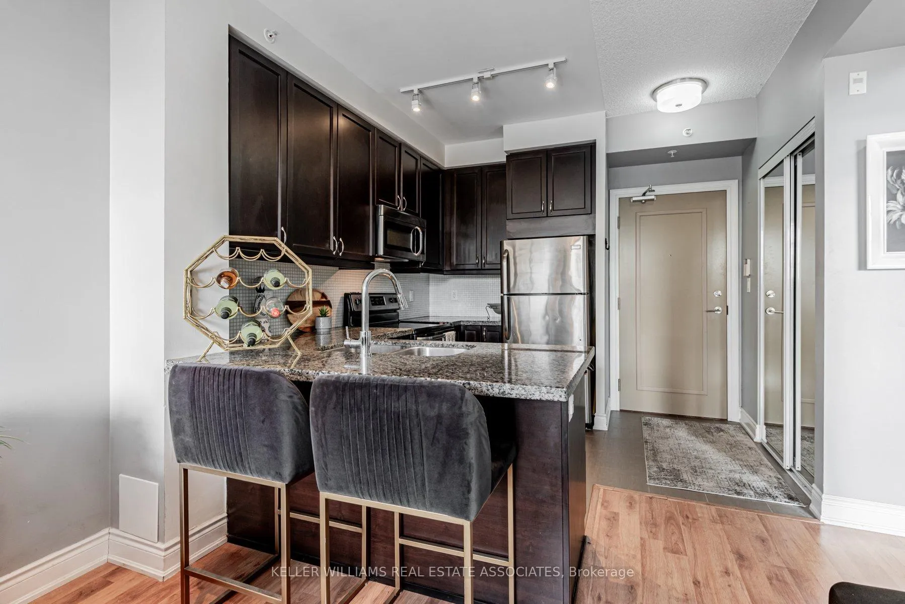 Photo 1 of Unit 210, 2396 Major Mackenzie Drive, Vaughan, Maple — HOMEH