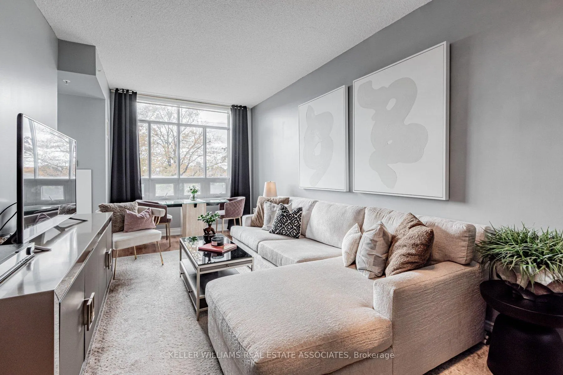 Photo 4 of Unit 210, 2396 Major Mackenzie Drive, Vaughan, Maple — HOMEH