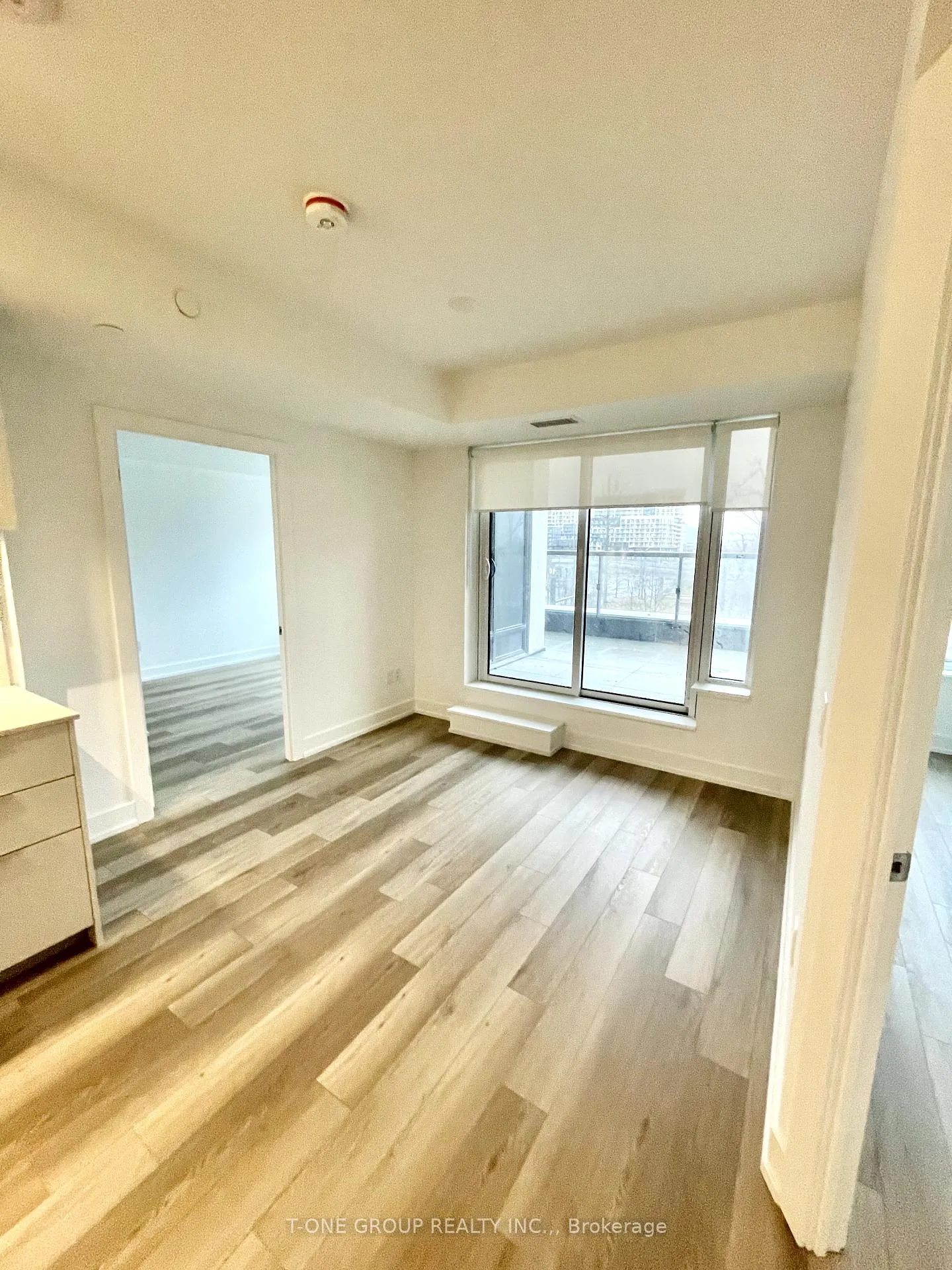 Photo 3 of Unit 318, 8 Cedarland Drive, Markham, Unionville — HOMEH