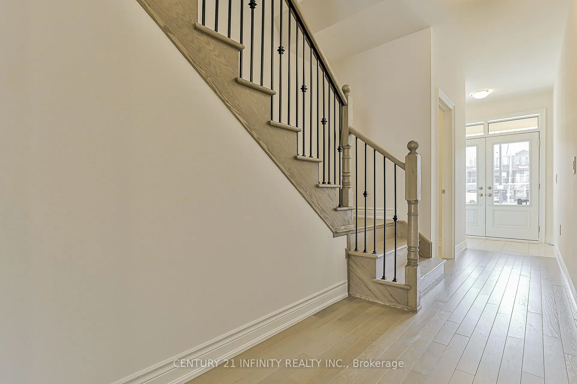 Photo 5 of 2964 Gatestone Path, Pickering, Rural Pickering — HOMEH