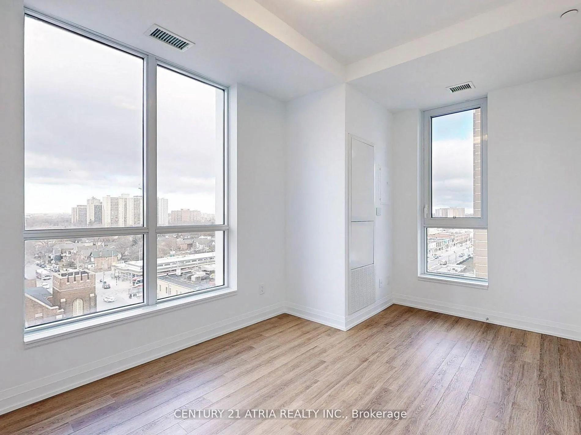Photo 6 of Unit 805, 286 Main Street, Toronto, East End-Danforth — HOMEH