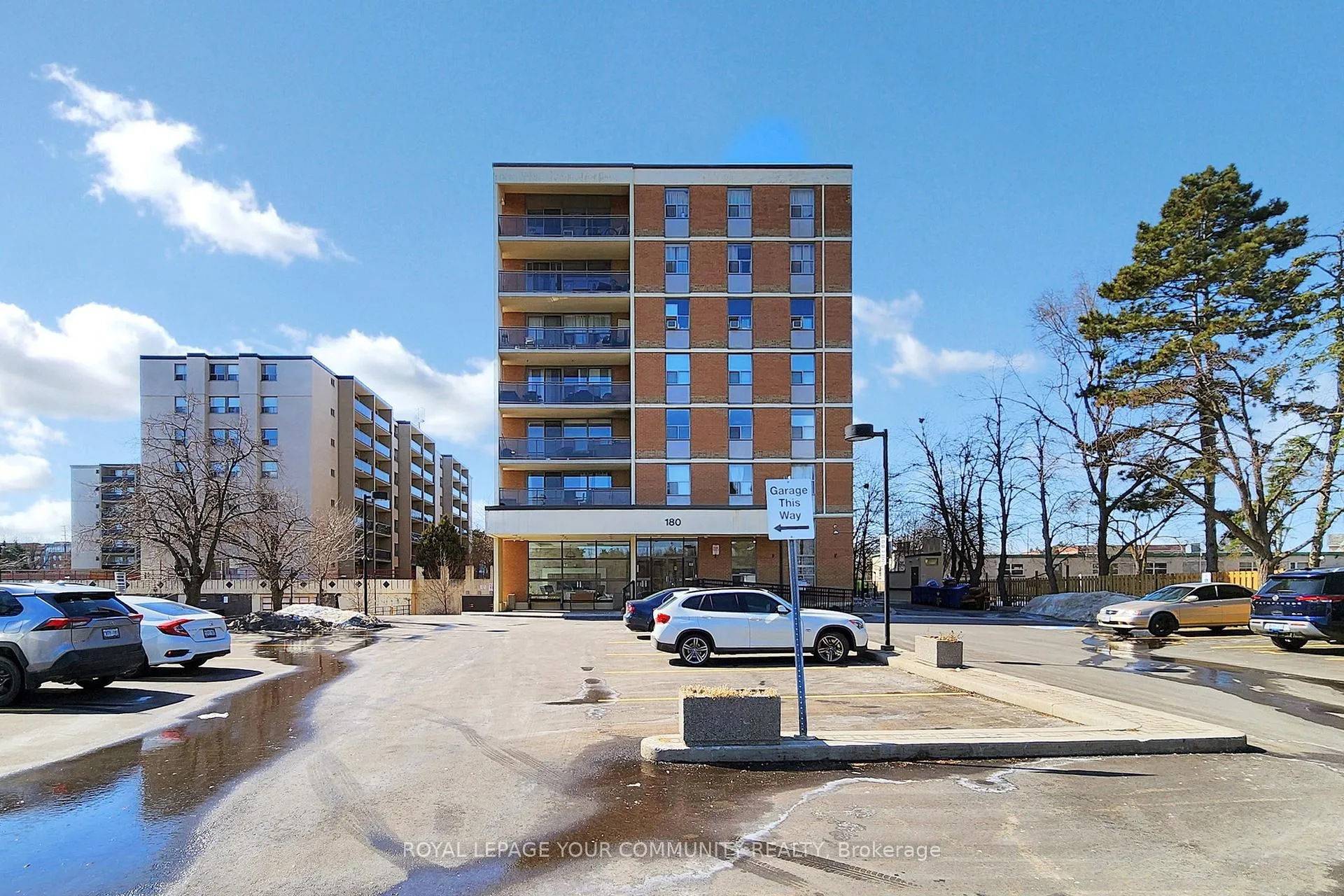 Photo 1 of Unit 211, 180 Dudley Avenue, Markham, Thornhill — HOMEH