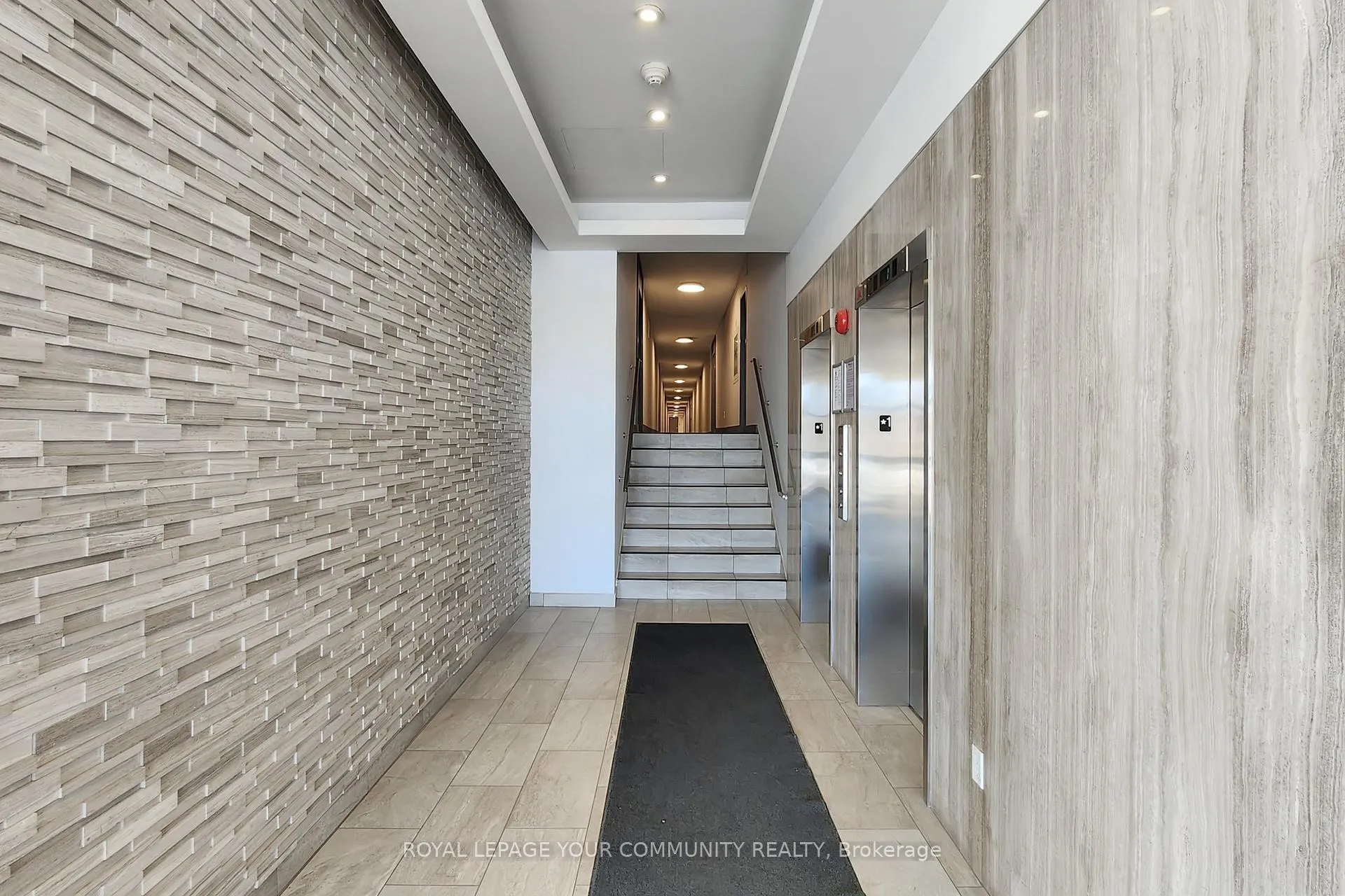 Photo 5 of Unit 211, 180 Dudley Avenue, Markham, Thornhill — HOMEH