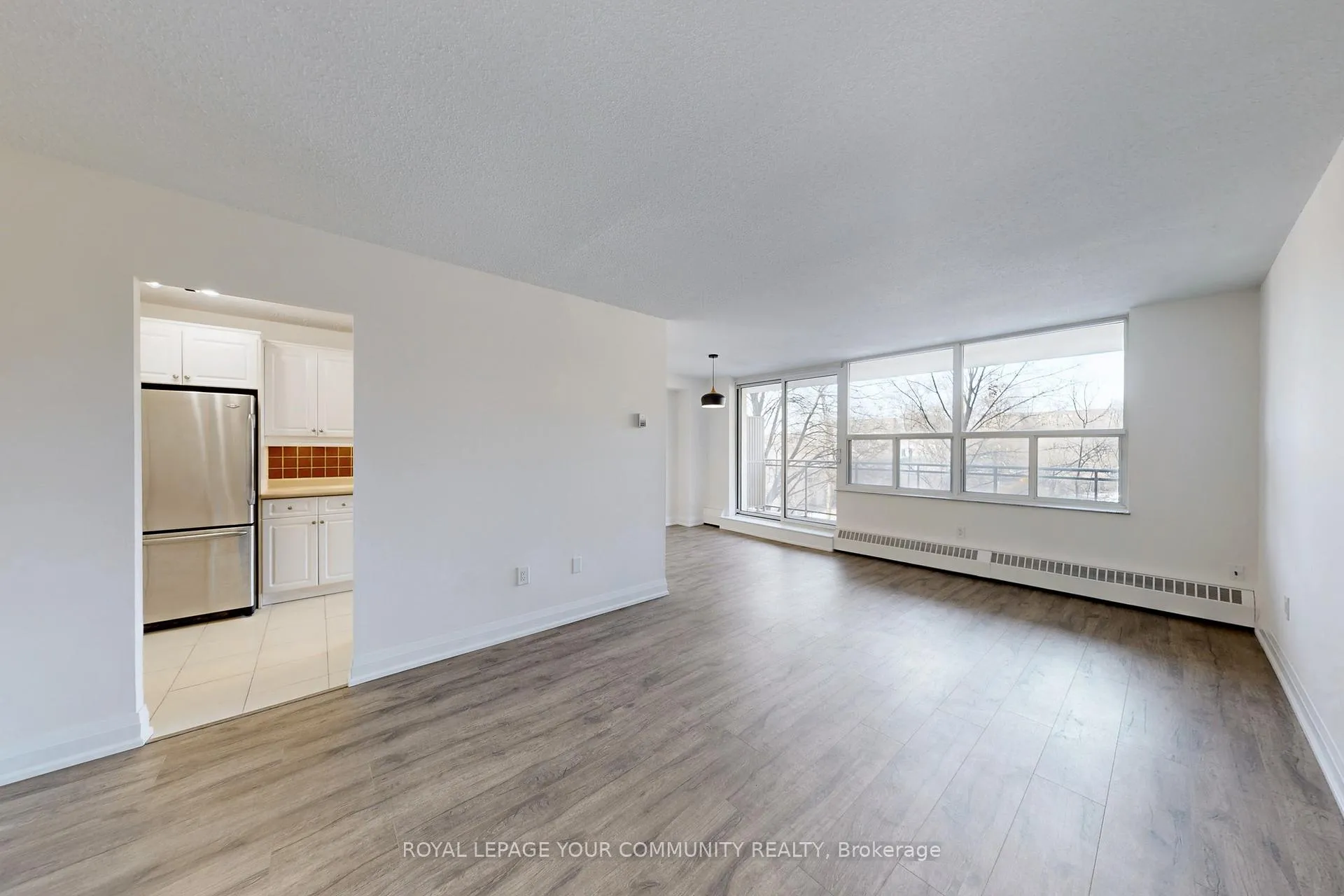 Photo 7 of Unit 211, 180 Dudley Avenue, Markham, Thornhill — HOMEH