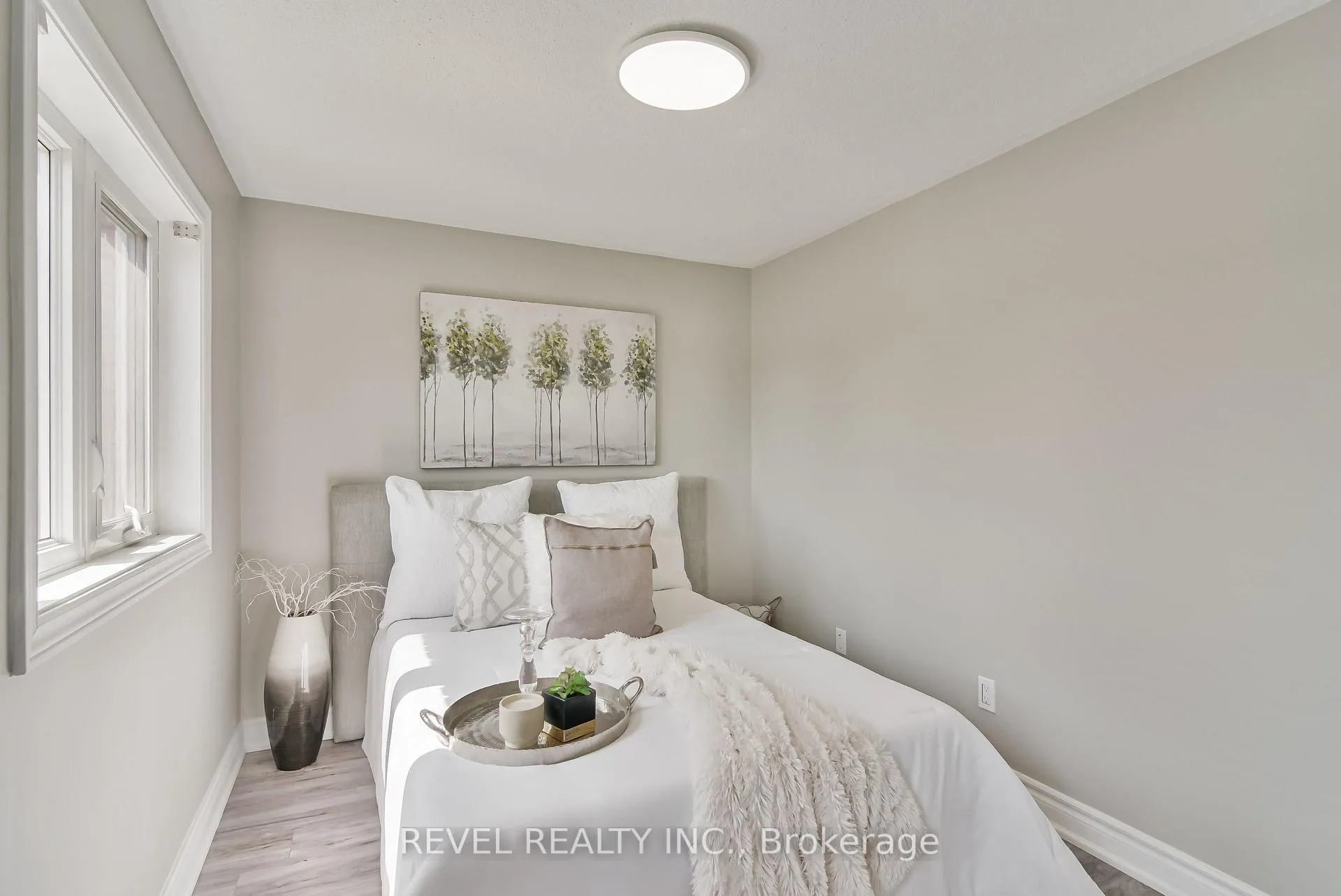 Photo 9 of 120 Elford Drive, Clarington, Bowmanville — HOMEH