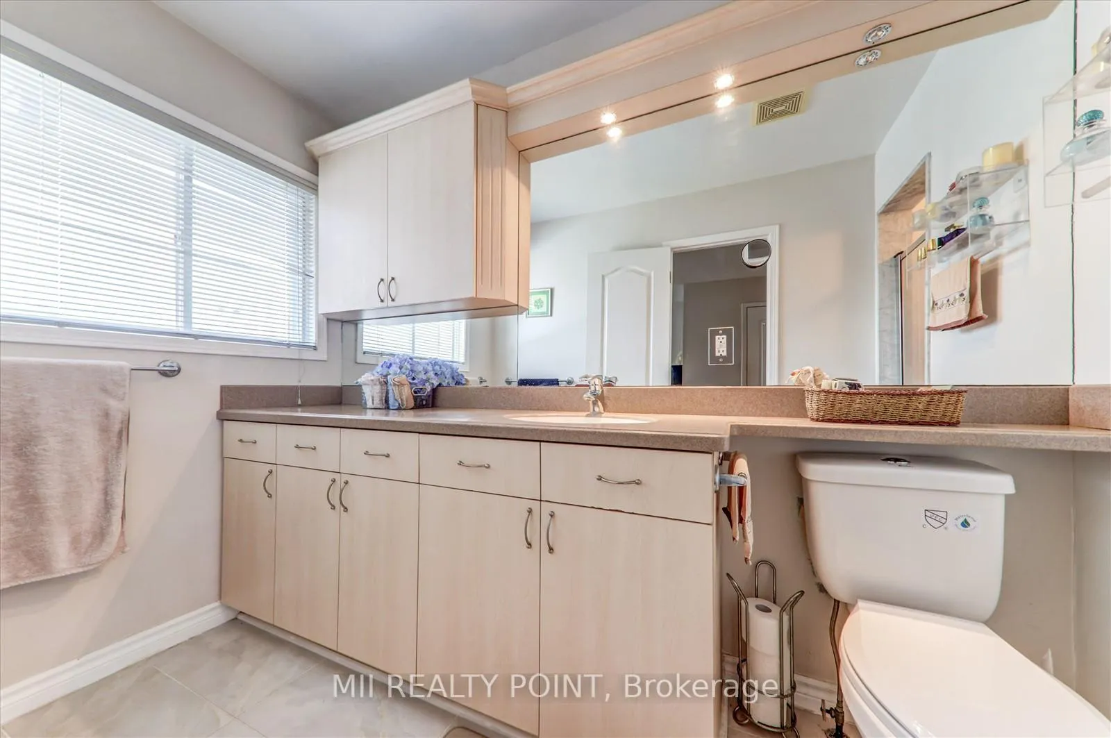 Photo 19 of 1669 Autumn Crescent, Pickering, Amberlea — HOMEH
