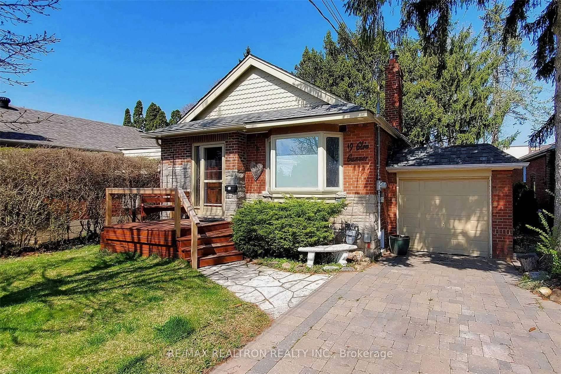 Photo 3 of 19 Glen Gannon Drive, Toronto, O'Connor-Parkview — HOMEH