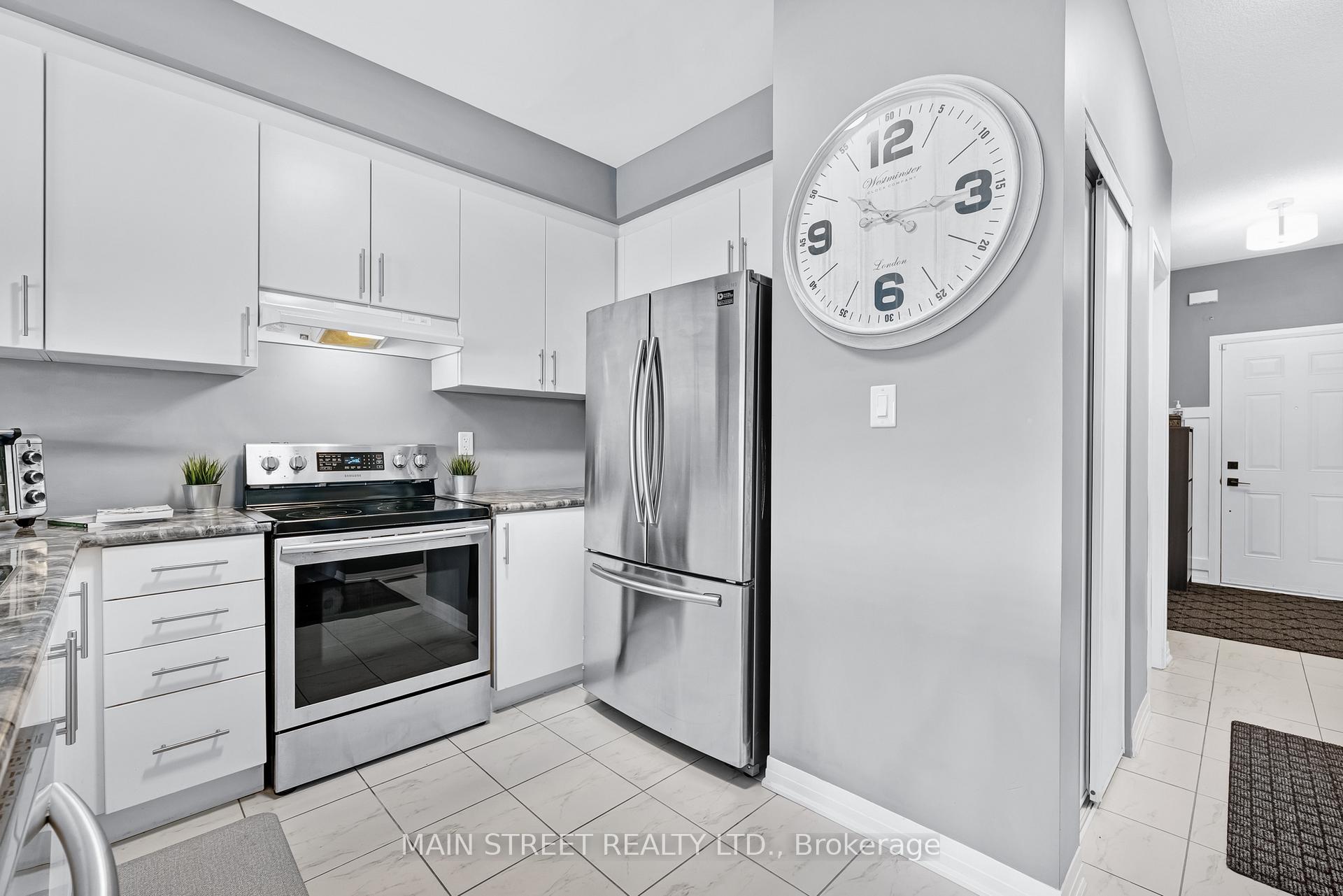 Photo 8 of 7 Bedford Estates Crescent, Barrie, Bayshore — HOMEH