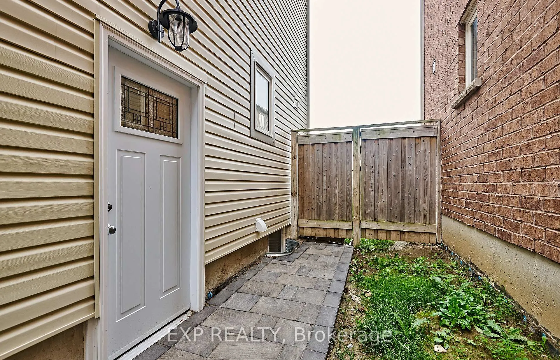 Photo 2 of 13 Knowles Street, Ajax, Central East — HOMEH