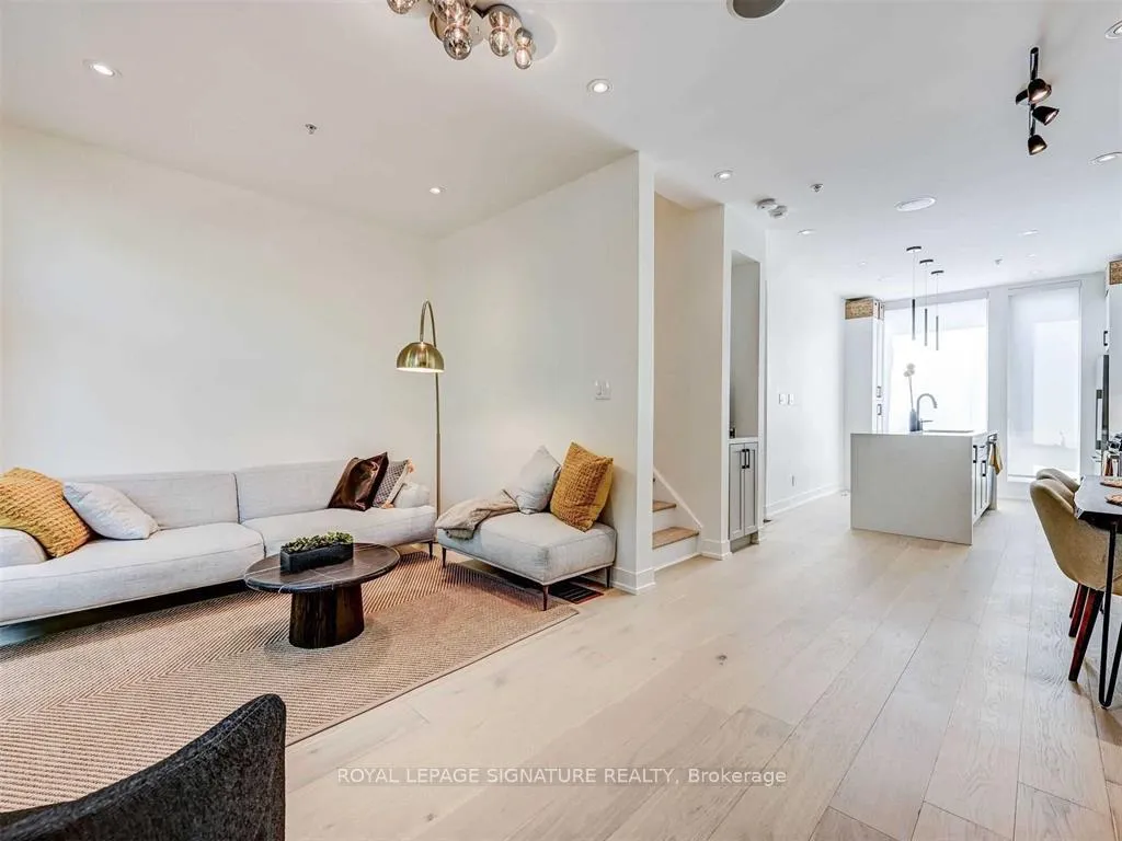 Photo 3 of 14 Vince Avenue, Toronto, Woodbine Corridor — HOMEH